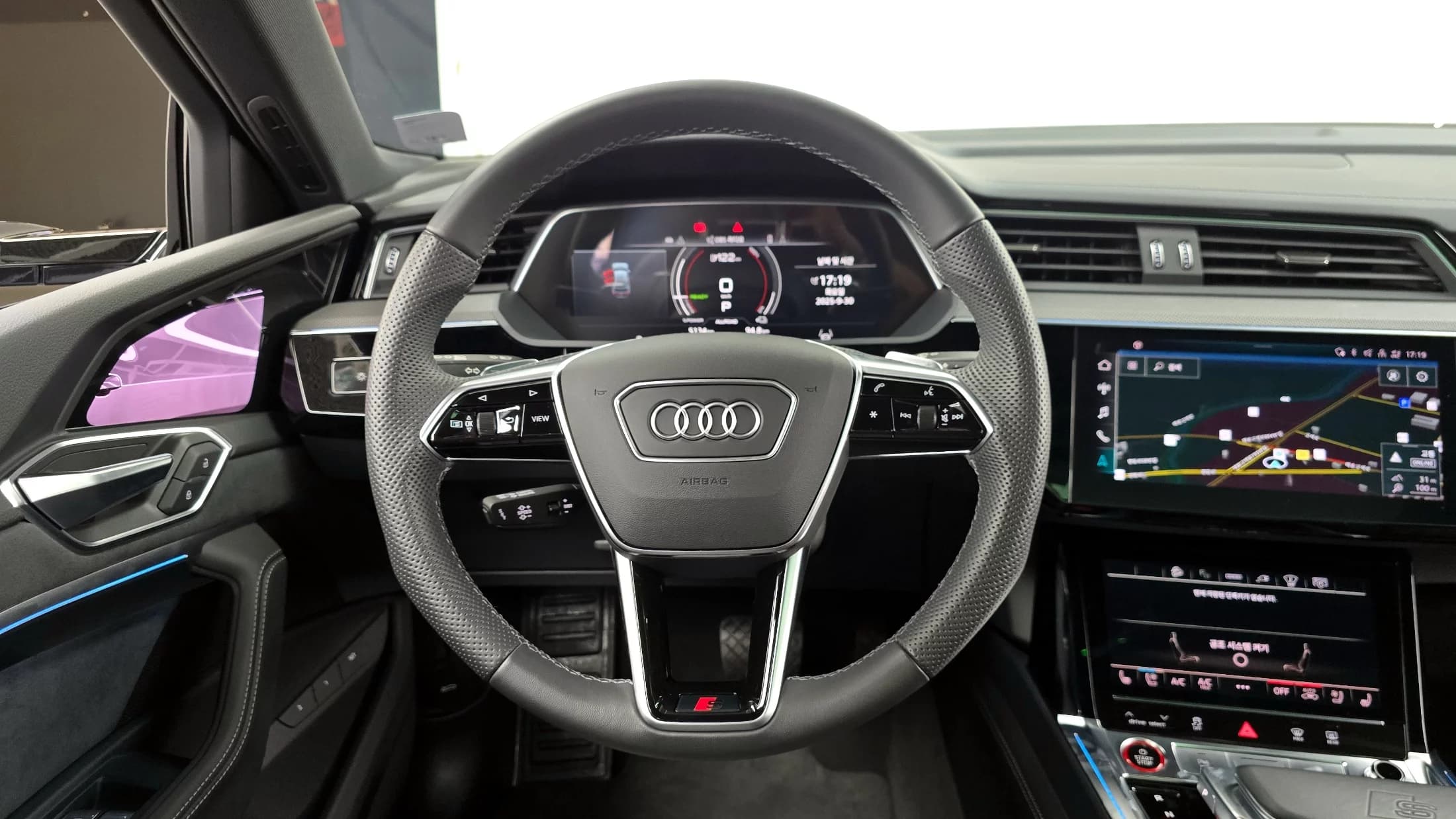 Audi e-tron S Sportback, электромобиль, 2023 г. 5184 км. — фото 13