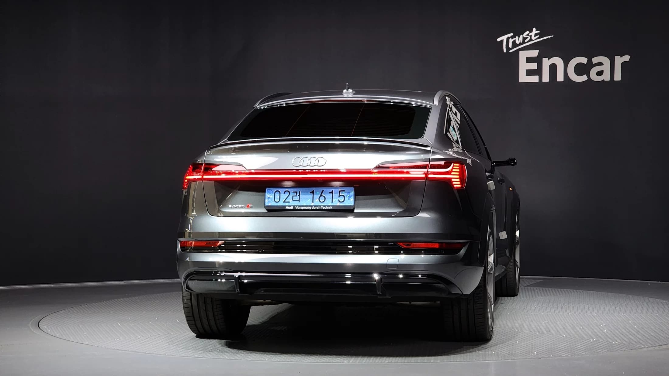 Audi e-tron S Sportback, электромобиль, 2023 г. 5184 км. — фото 4