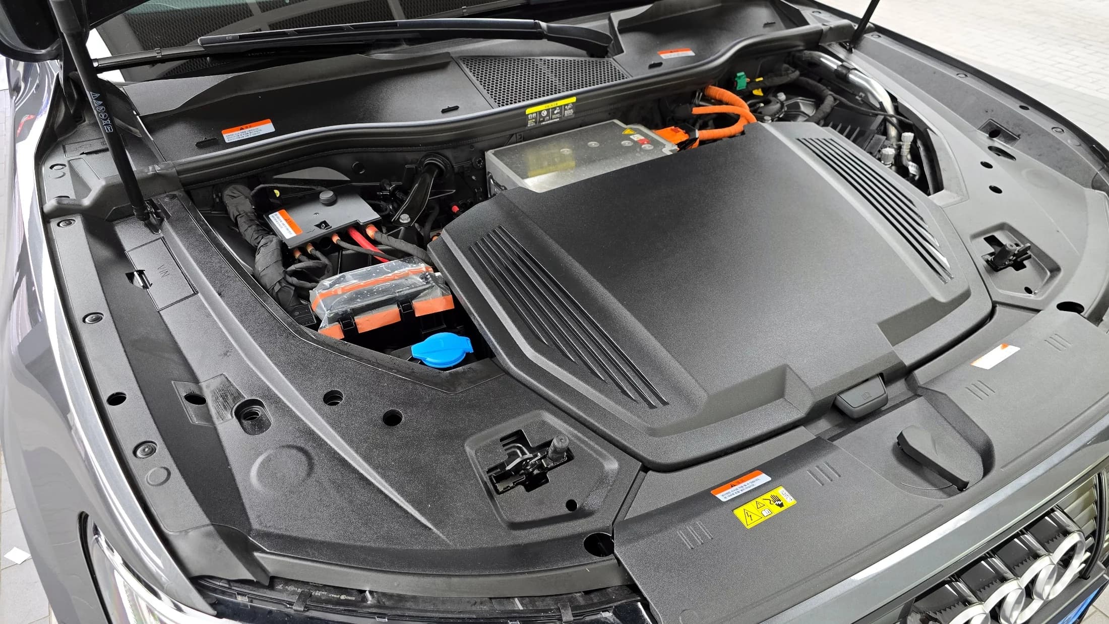 Audi e-tron S Sportback, электромобиль, 2023 г. 5184 км. — фото 6