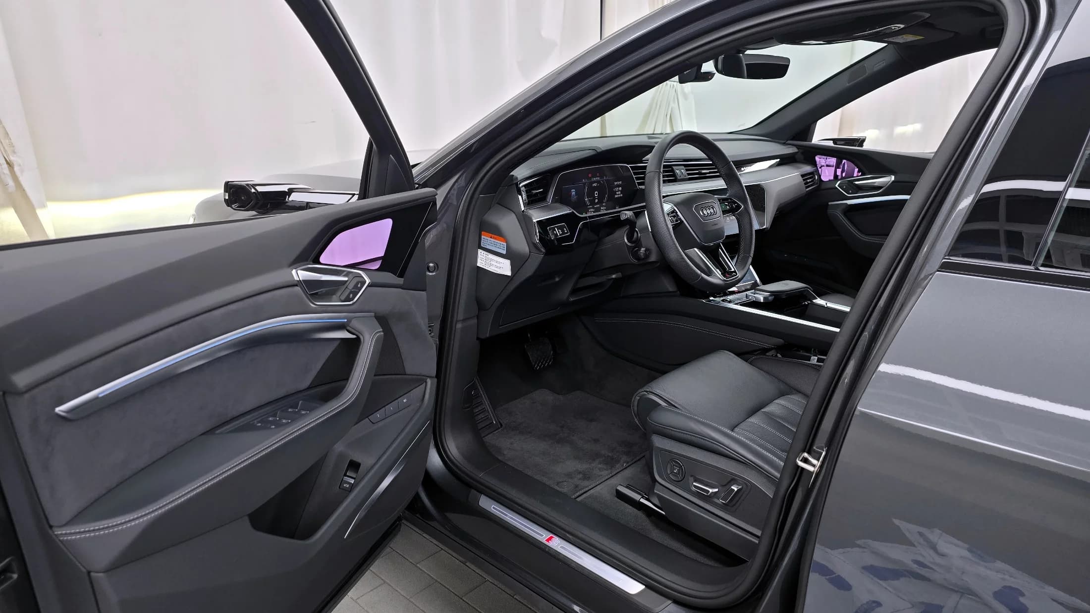 Audi e-tron S Sportback, электромобиль, 2023 г. 5184 км. — фото 10