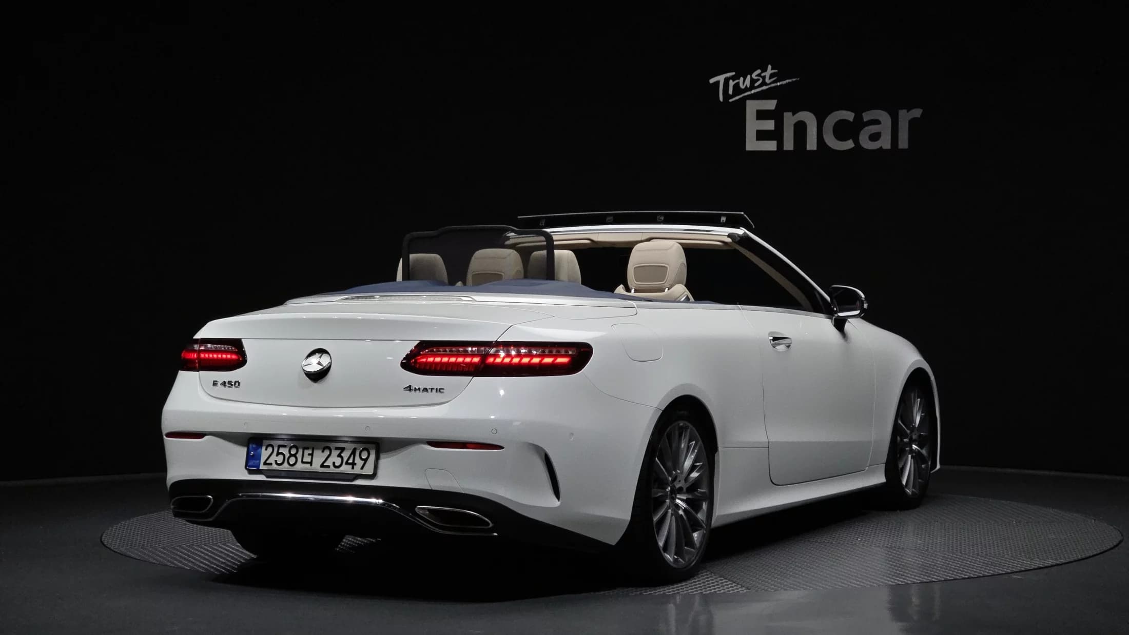 Mercedes-Benz E-Class E450 4MATIC Cabriolet, 2021 г. 46452 км. — фото 2