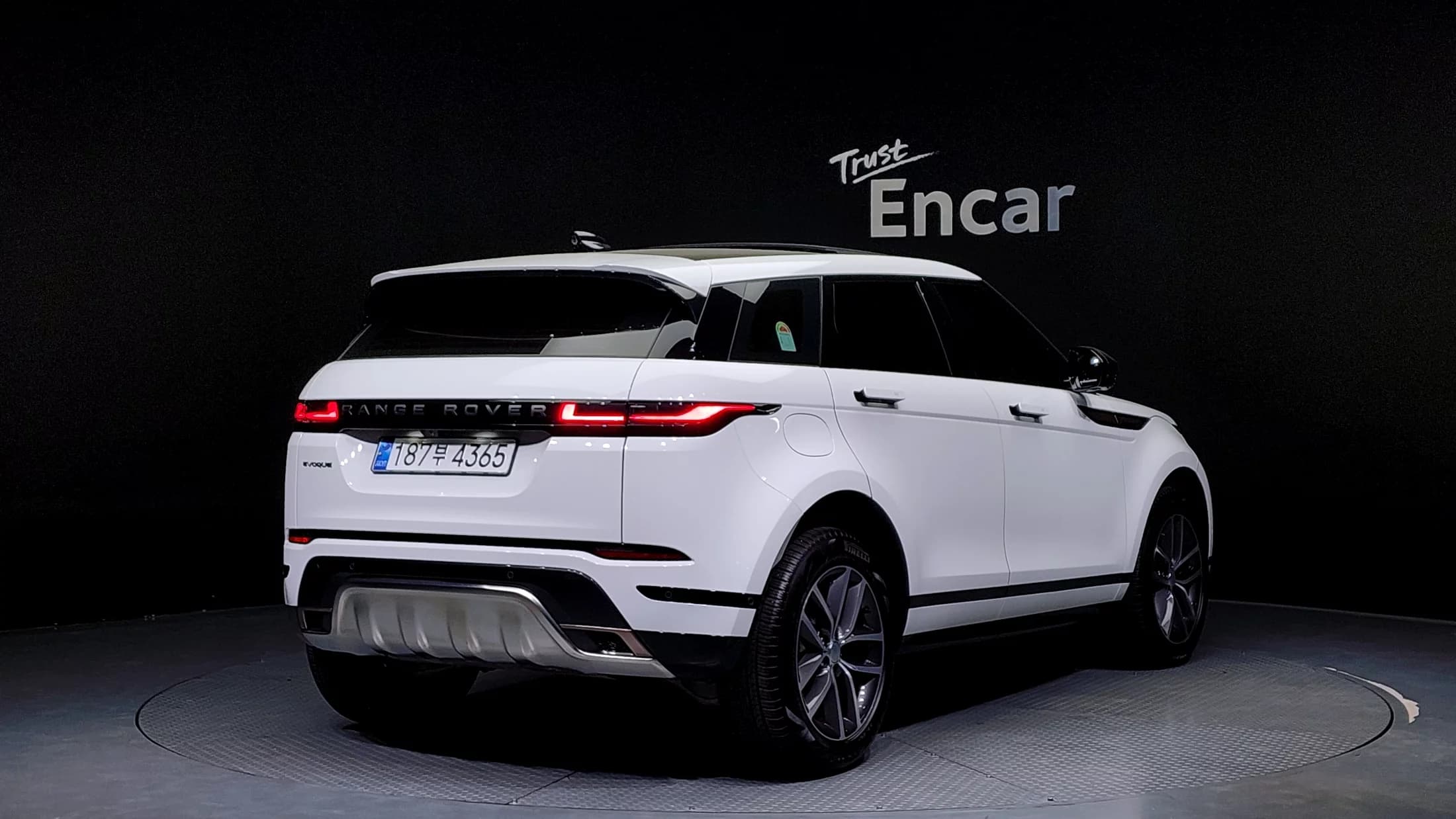 Land Rover RANGE ROVER EVOQUE P250 Dynamic SE, 2024 г. 14078 км. — фото 2