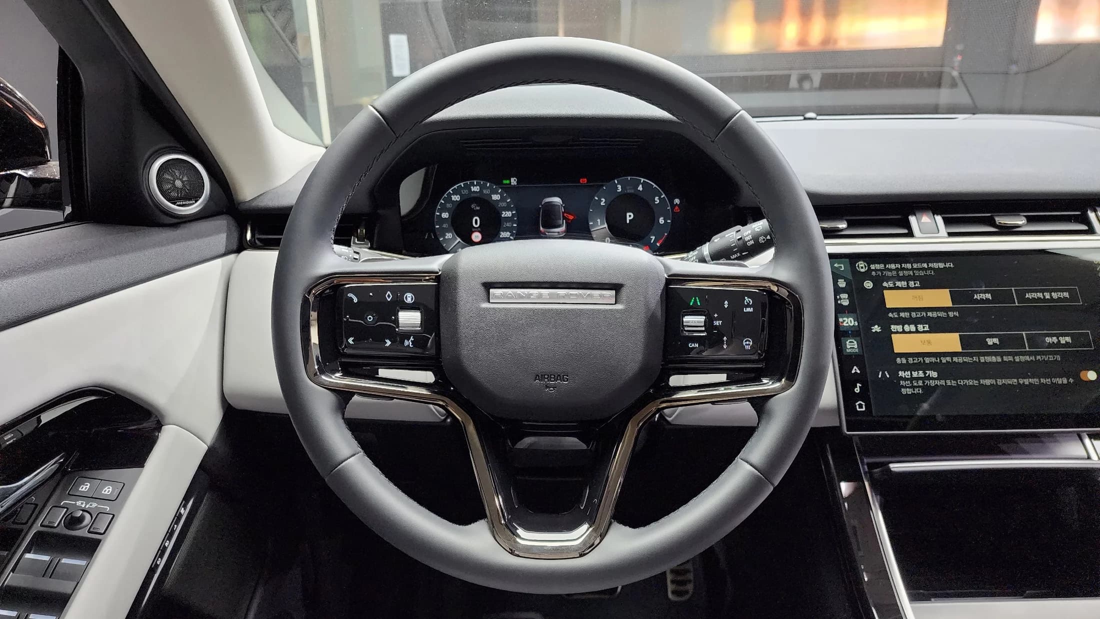 Land Rover RANGE ROVER EVOQUE P250 Dynamic SE, 2024 г. 14078 км. — фото 13