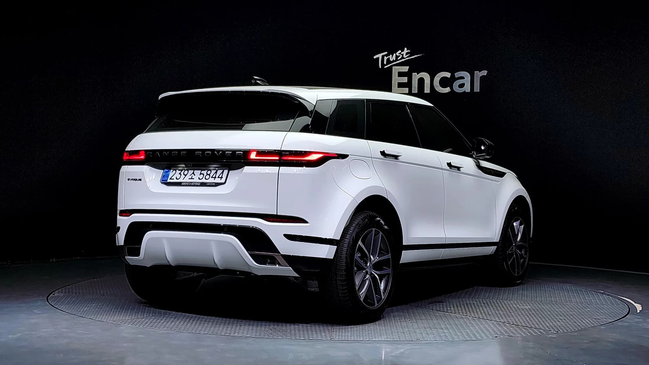 Land Rover RANGE ROVER EVOQUE P250 Dynamic SE, 2024 г. 730 км. — фото 2