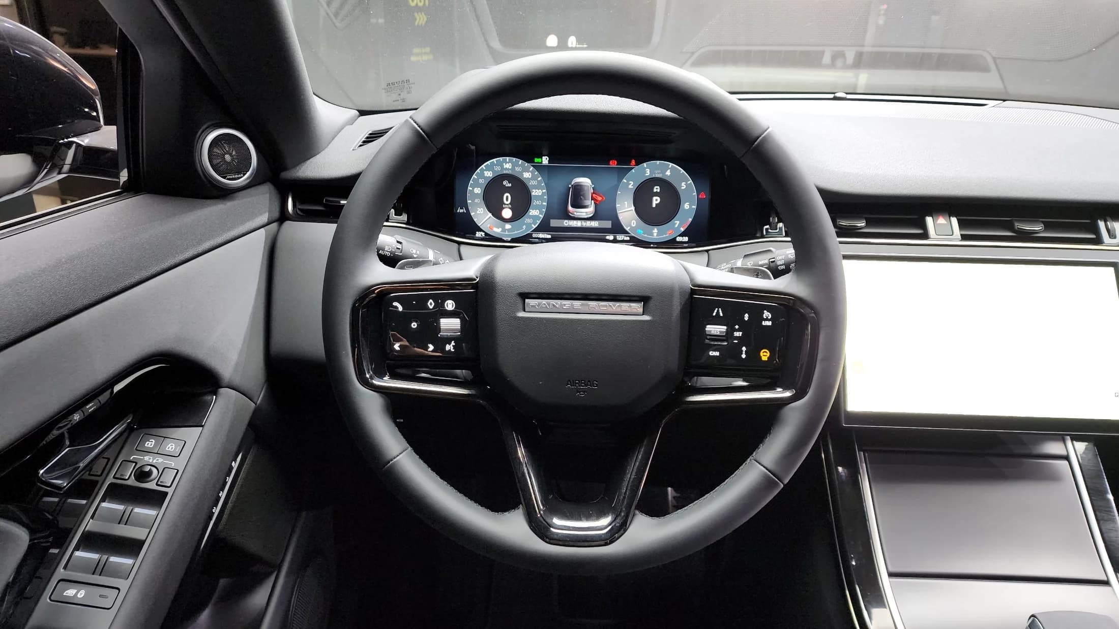 Land Rover RANGE ROVER EVOQUE P250 Dynamic SE, 2024 г. 730 км. — фото 13