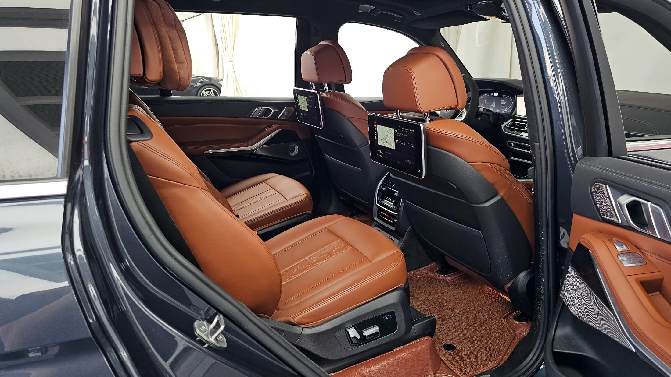 BMW X7 xDrive 40i M Sport 7STR, 2022 г. 42315 км. — фото 12