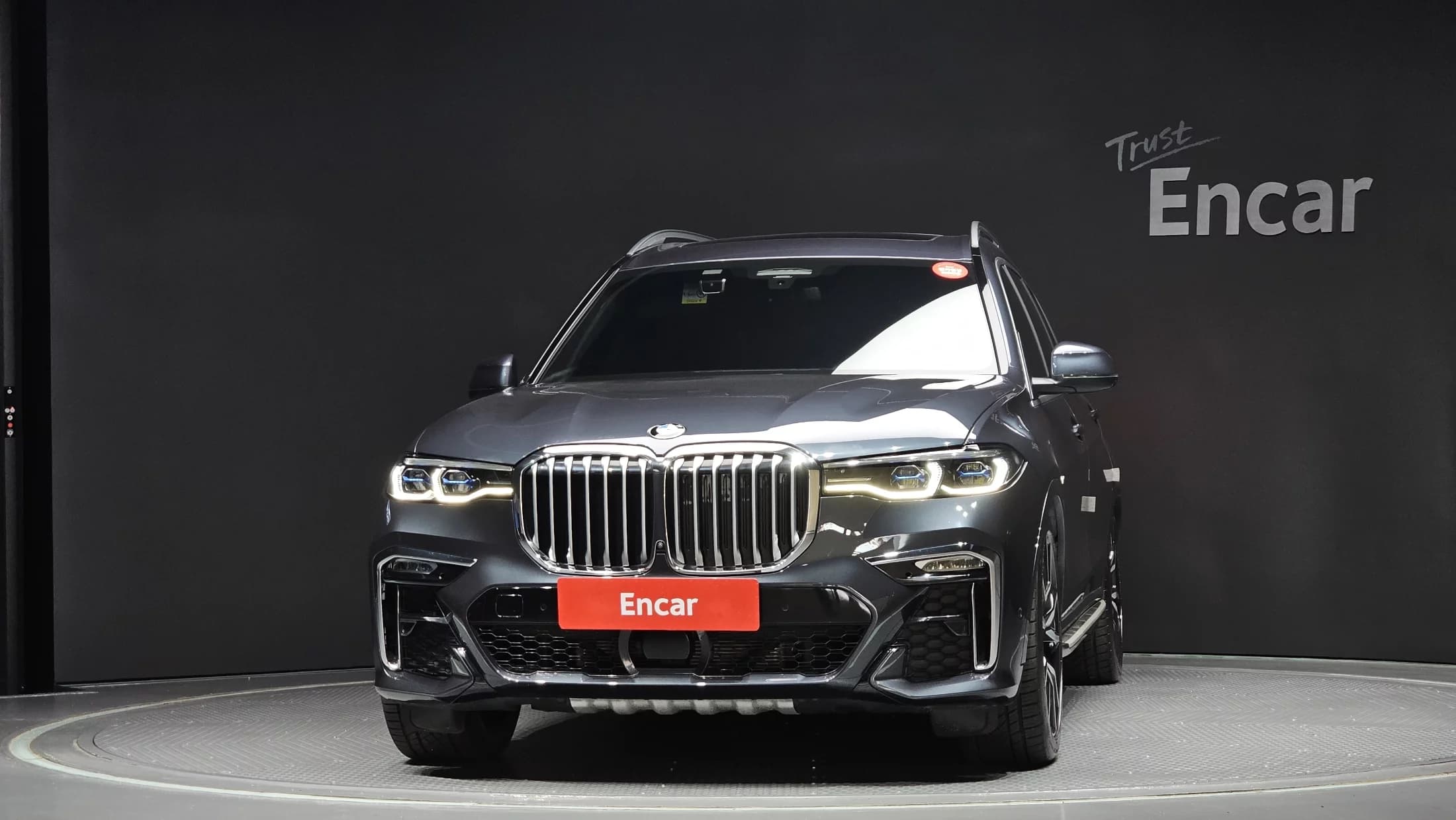 BMW X7 xDrive 40i M Sport 7STR, 2022 г. 42315 км. — фото 3