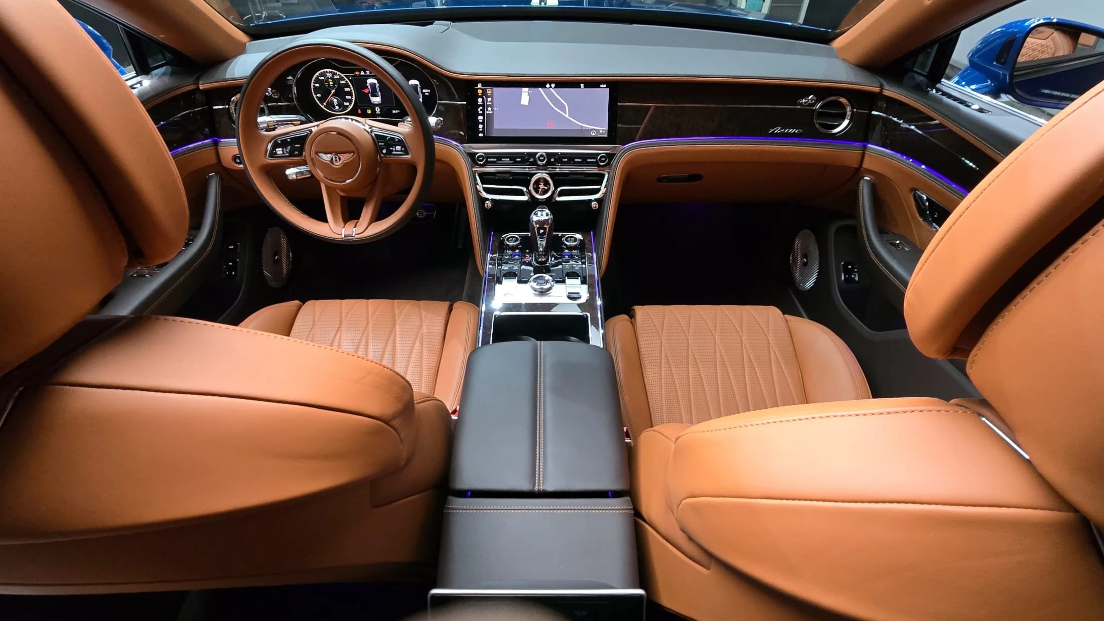Bentley Flying Spur 4.0 Azure, 2023 г. 85384 км. — фото 7