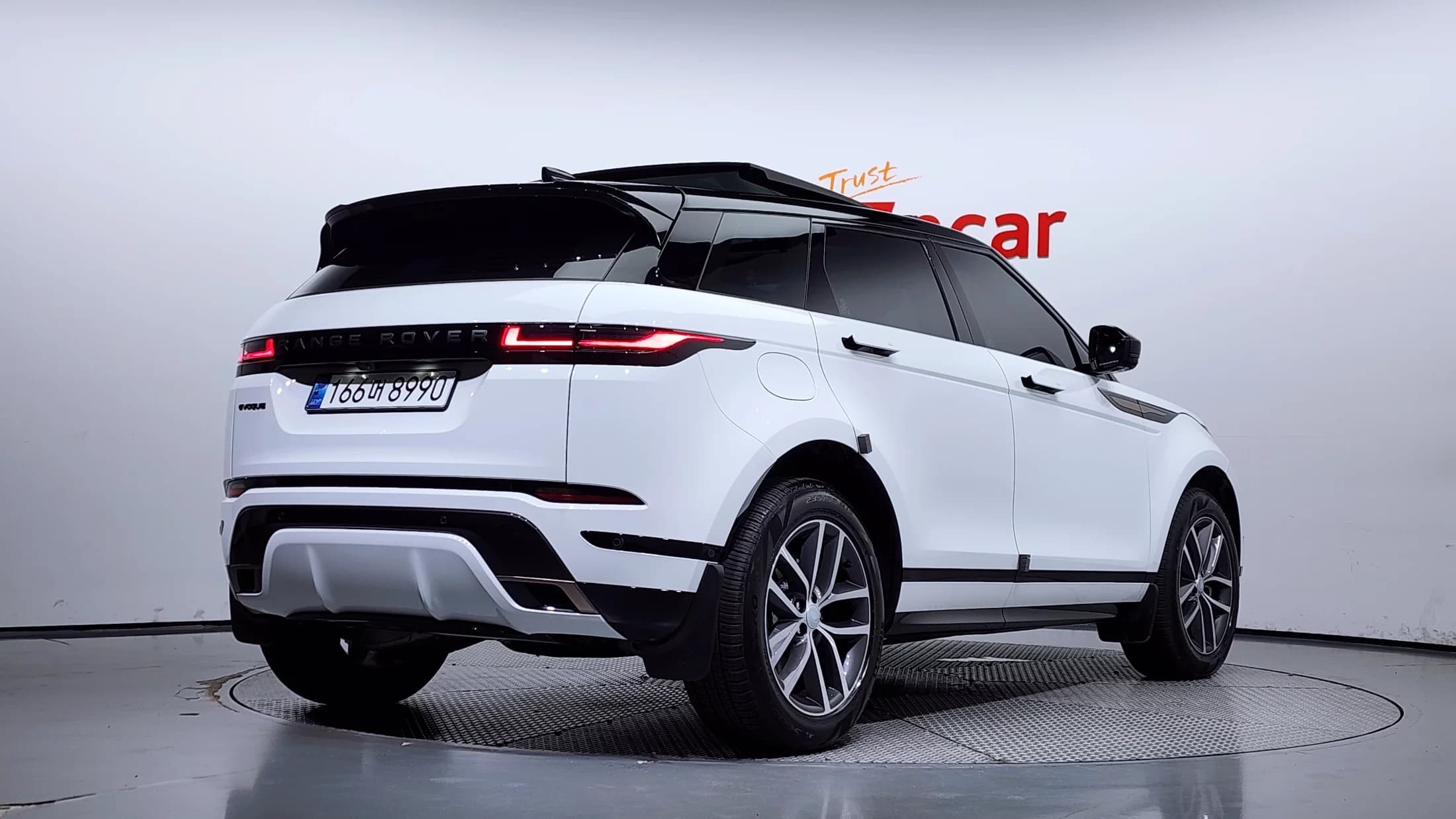 Land Rover RANGE ROVER EVOQUE P250 Dynamic SE, 2025 г. 2015 км. — фото 2