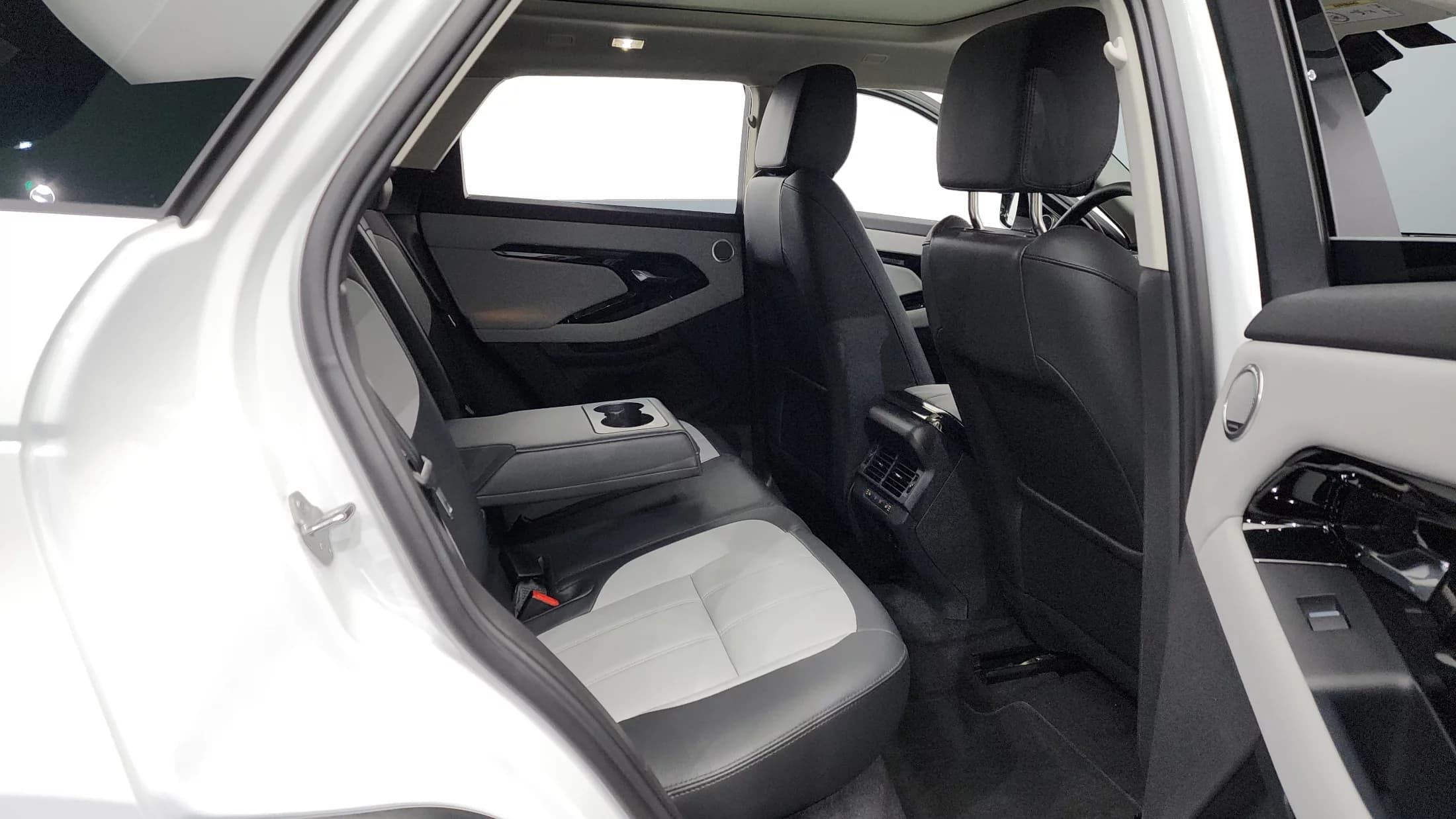 Land Rover RANGE ROVER EVOQUE P250 Dynamic SE, 2025 г. 2015 км. — фото 12