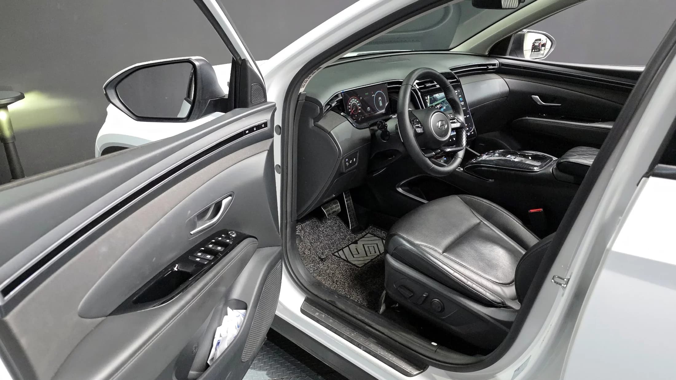 Hyundai Tucson Diesel 2.0 2WD Inspiration, 2023 г. 52180 км. — фото 10