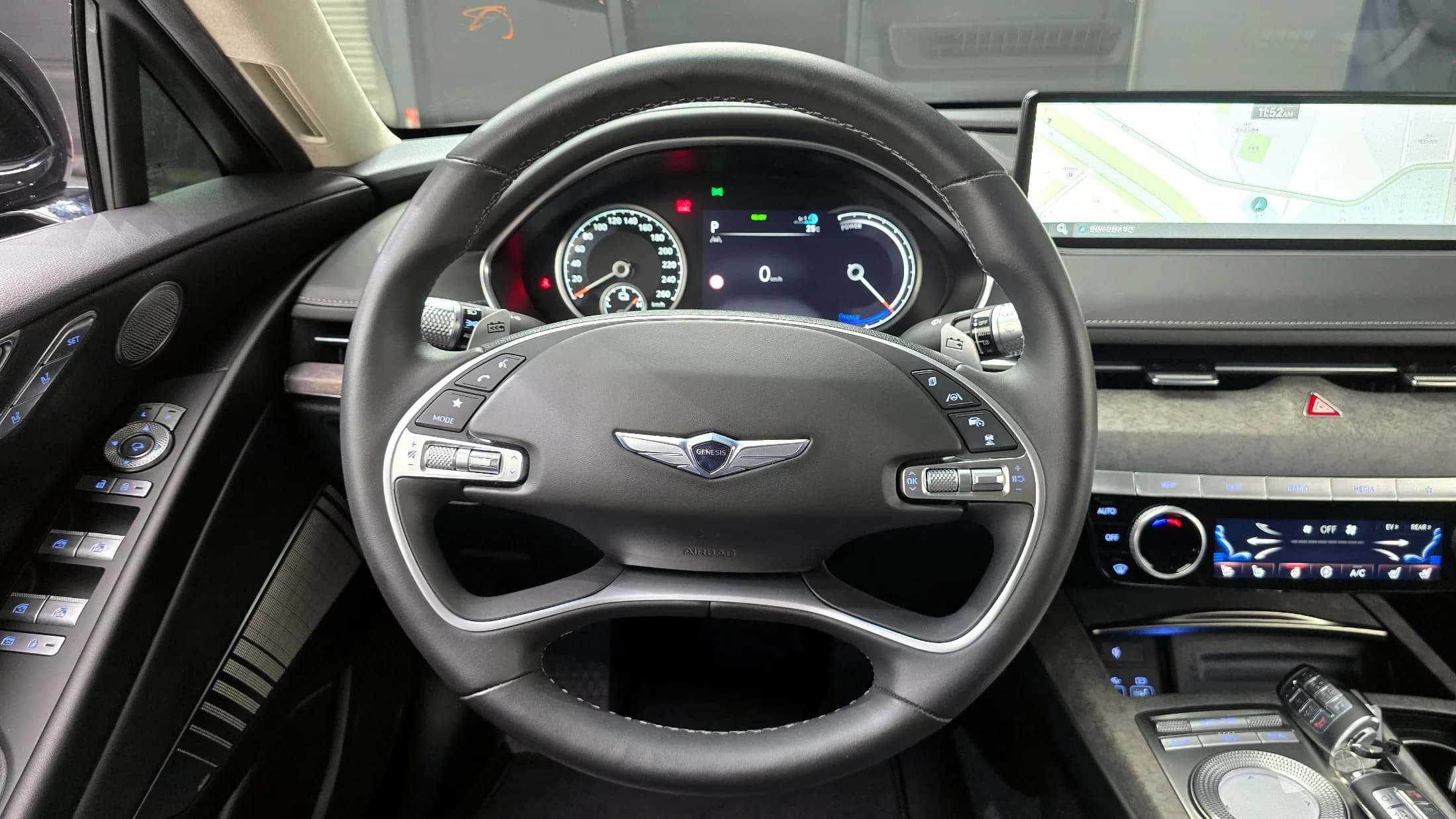Genesis Electrified G80 e-AWD, электромобиль, 2022 г. 29628 км. — фото 13
