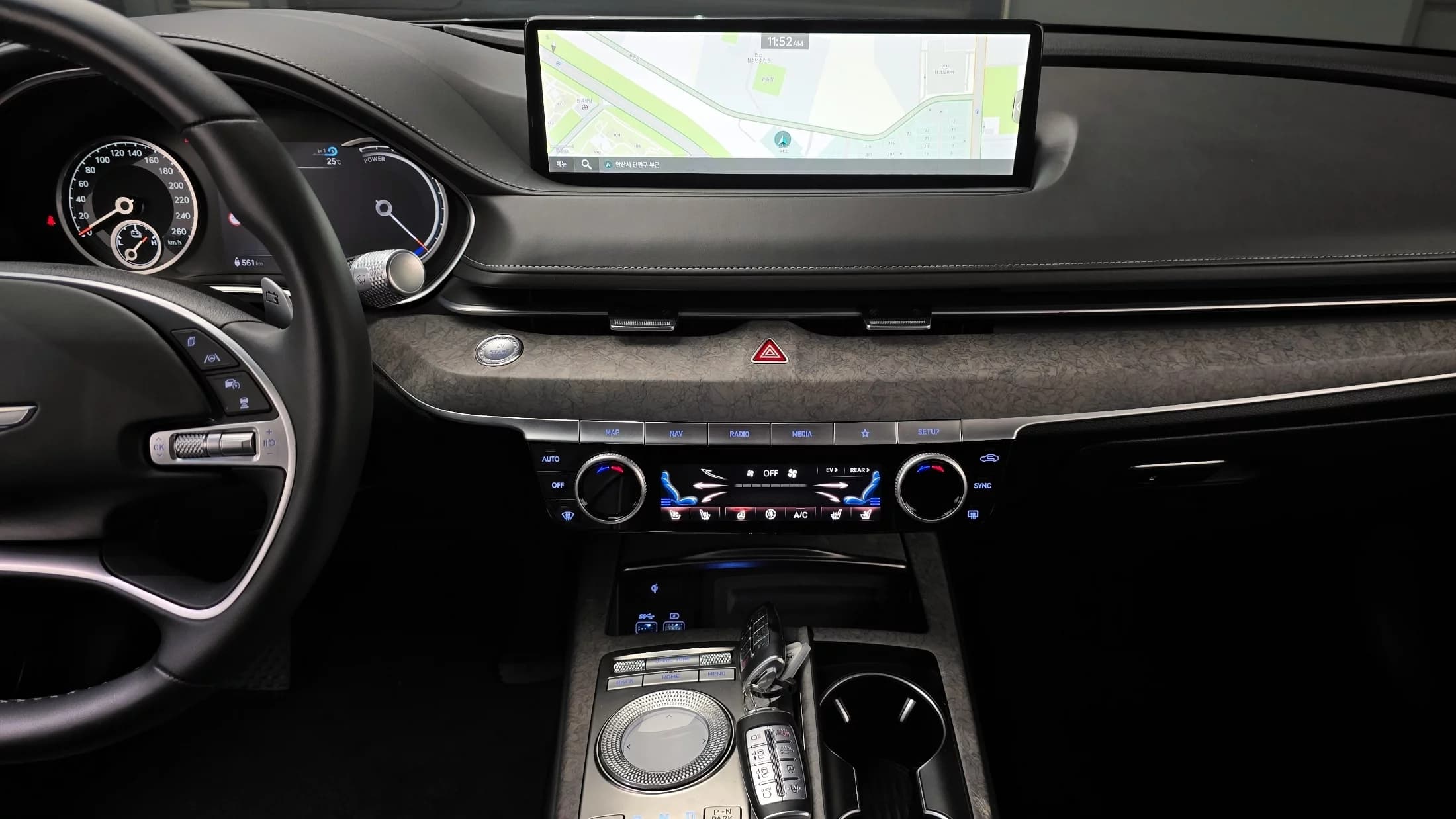 Genesis Electrified G80 e-AWD, электромобиль, 2022 г. 29628 км. — фото 17