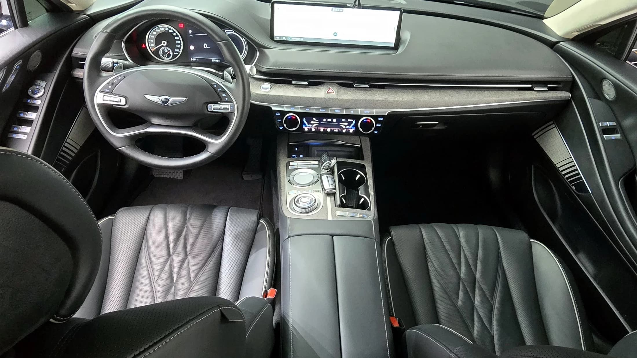 Genesis Electrified G80 e-AWD, электромобиль, 2022 г. 29628 км. — фото 7