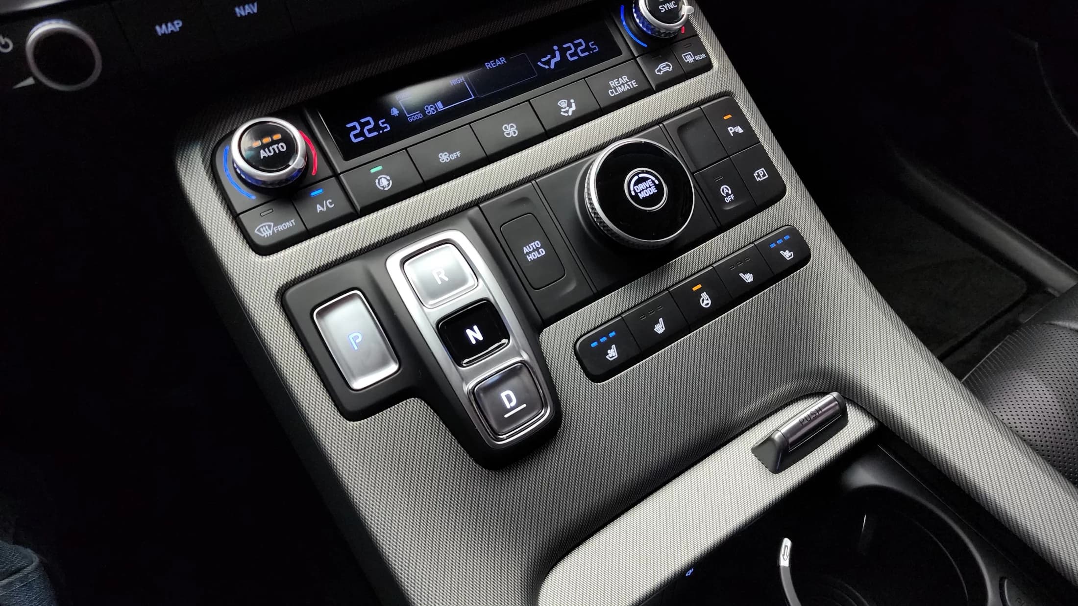 Hyundai Palisade Diesel 2.2 2WD Le Blanc, 2023 г. 12619 км. — фото 9