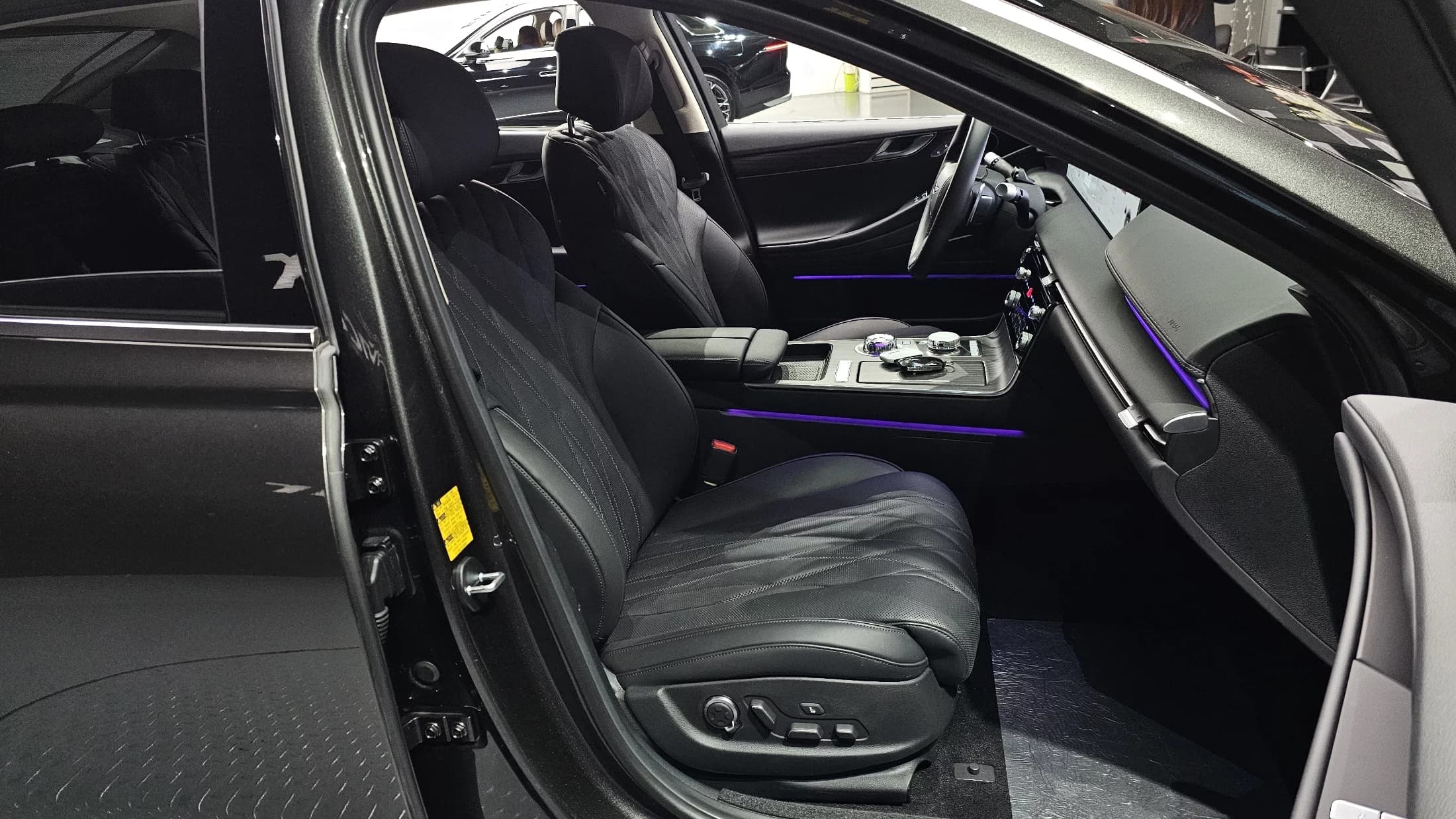 Genesis G80 Gasoline 2.5 Turbo AWD, 2025 г. 5745 км. — фото 10
