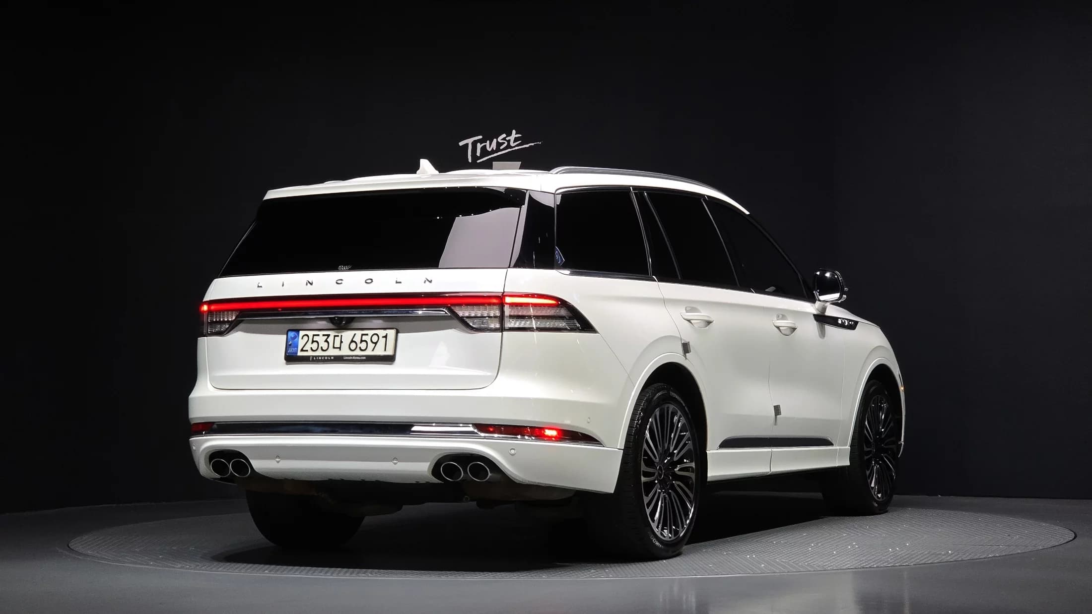 Lincoln AVIATOR 3.0 Black Label AWD, 2022 г. 73791 км. — фото 2