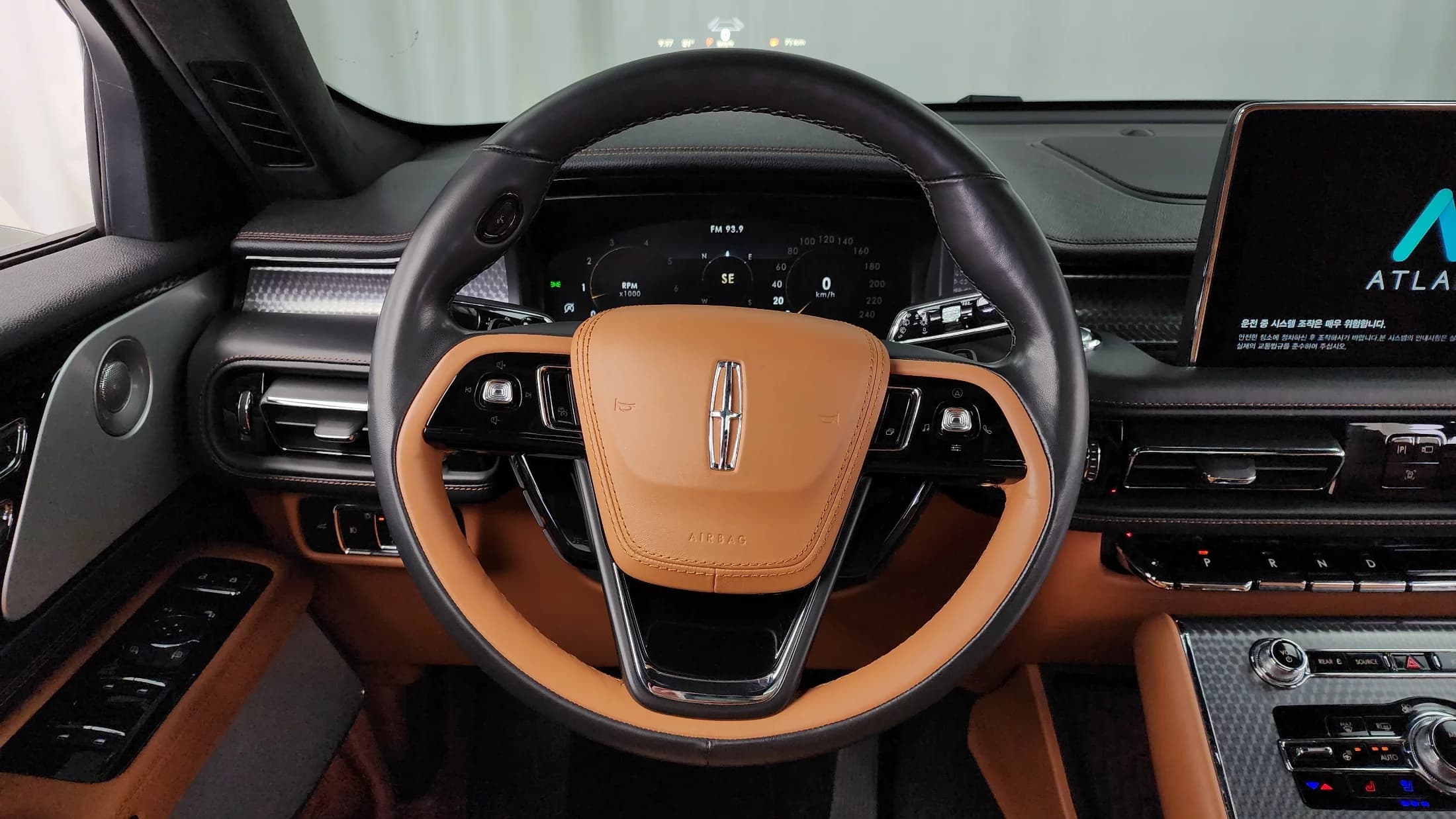 Lincoln AVIATOR 3.0 Black Label AWD, 2022 г. 73791 км. — фото 13