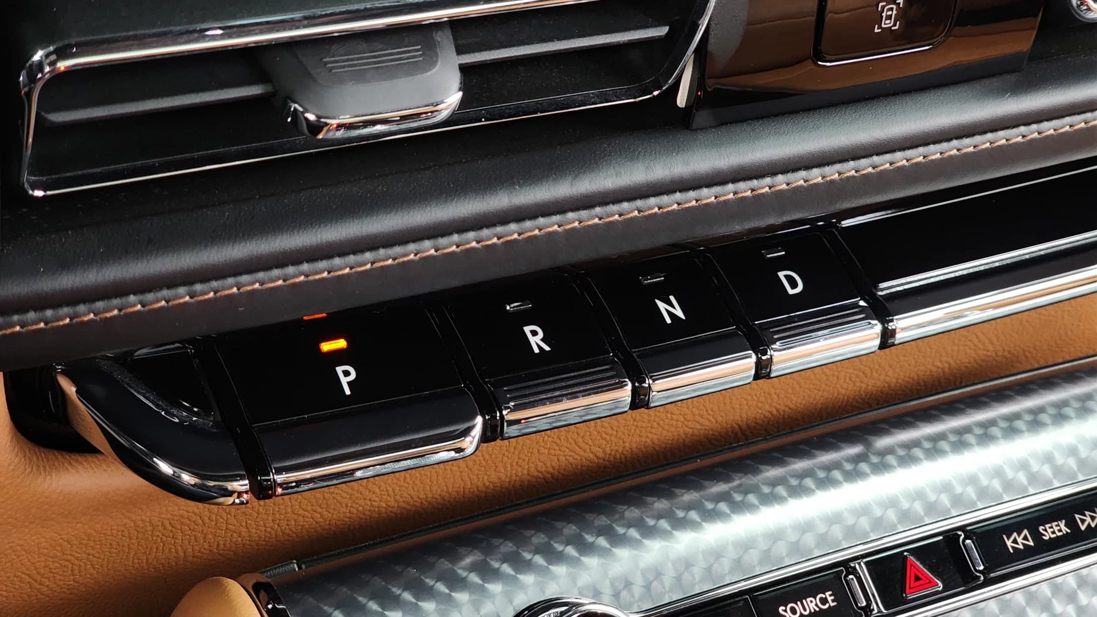 Lincoln AVIATOR 3.0 Black Label AWD, 2022 г. 73791 км. — фото 9