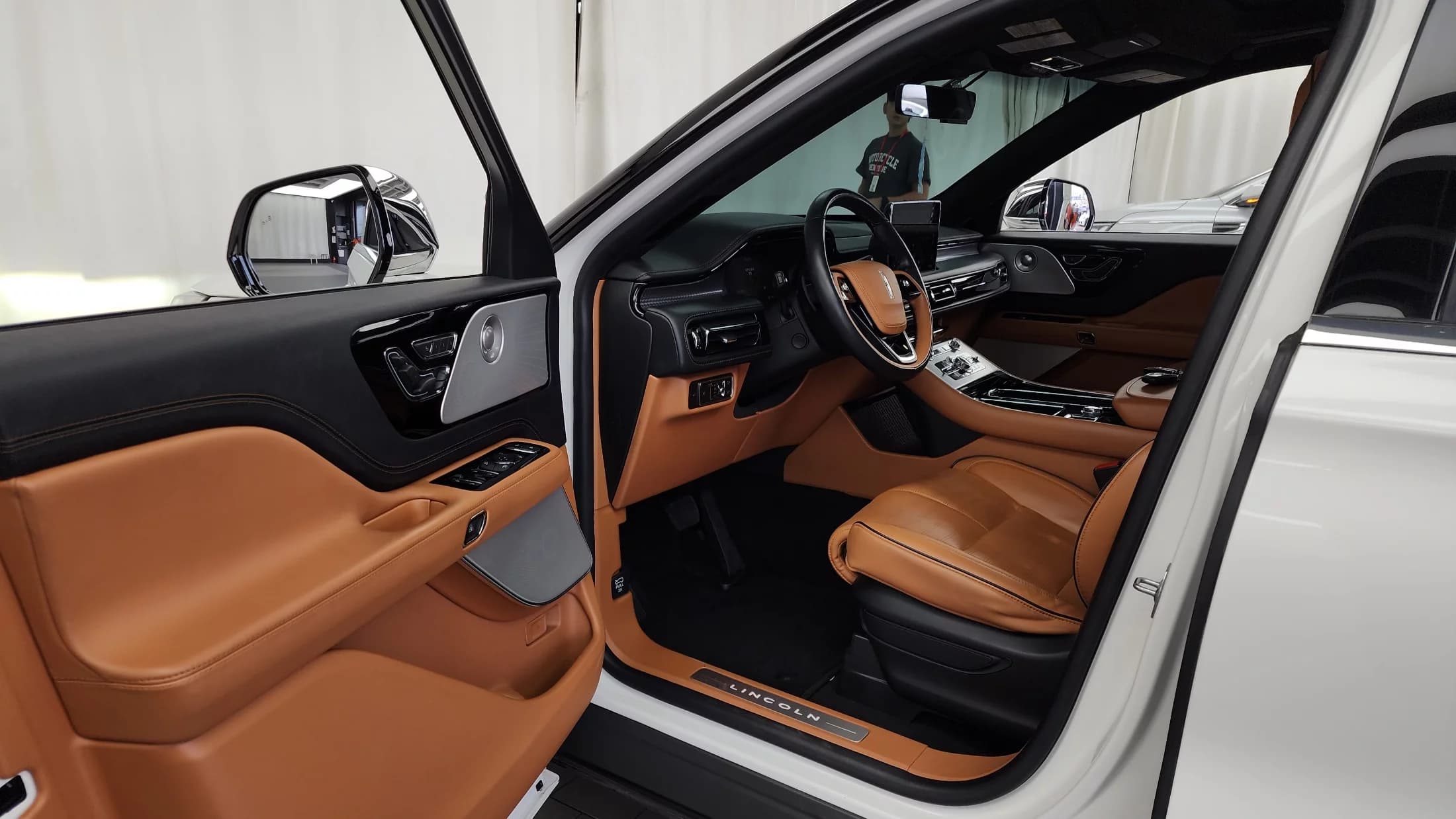 Lincoln AVIATOR 3.0 Black Label AWD, 2022 г. 73791 км. — фото 10