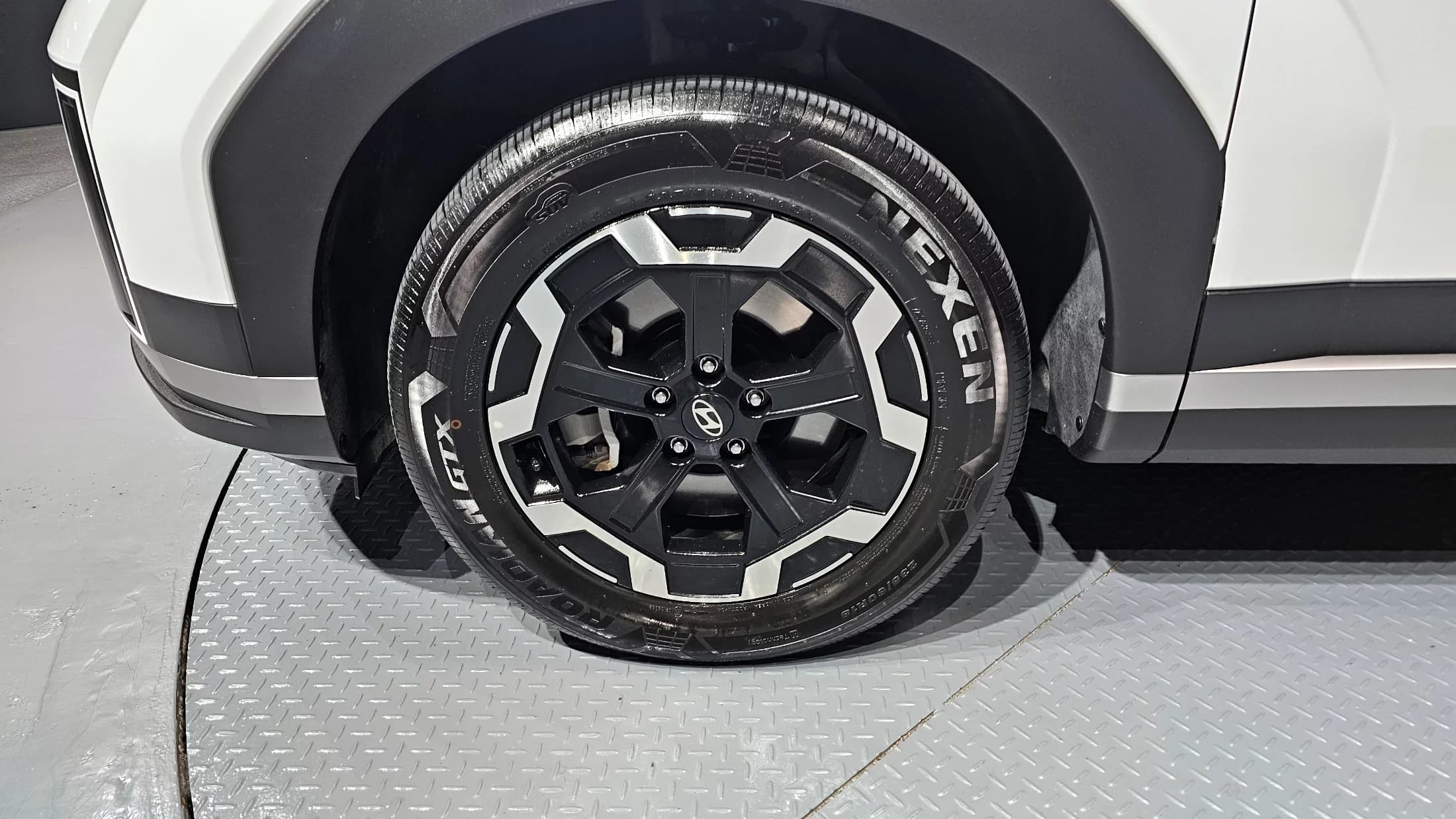 Hyundai Santa Fe Gasoline 2.5T 2WD Prestige, 2023 г. 33751 км. — фото 5