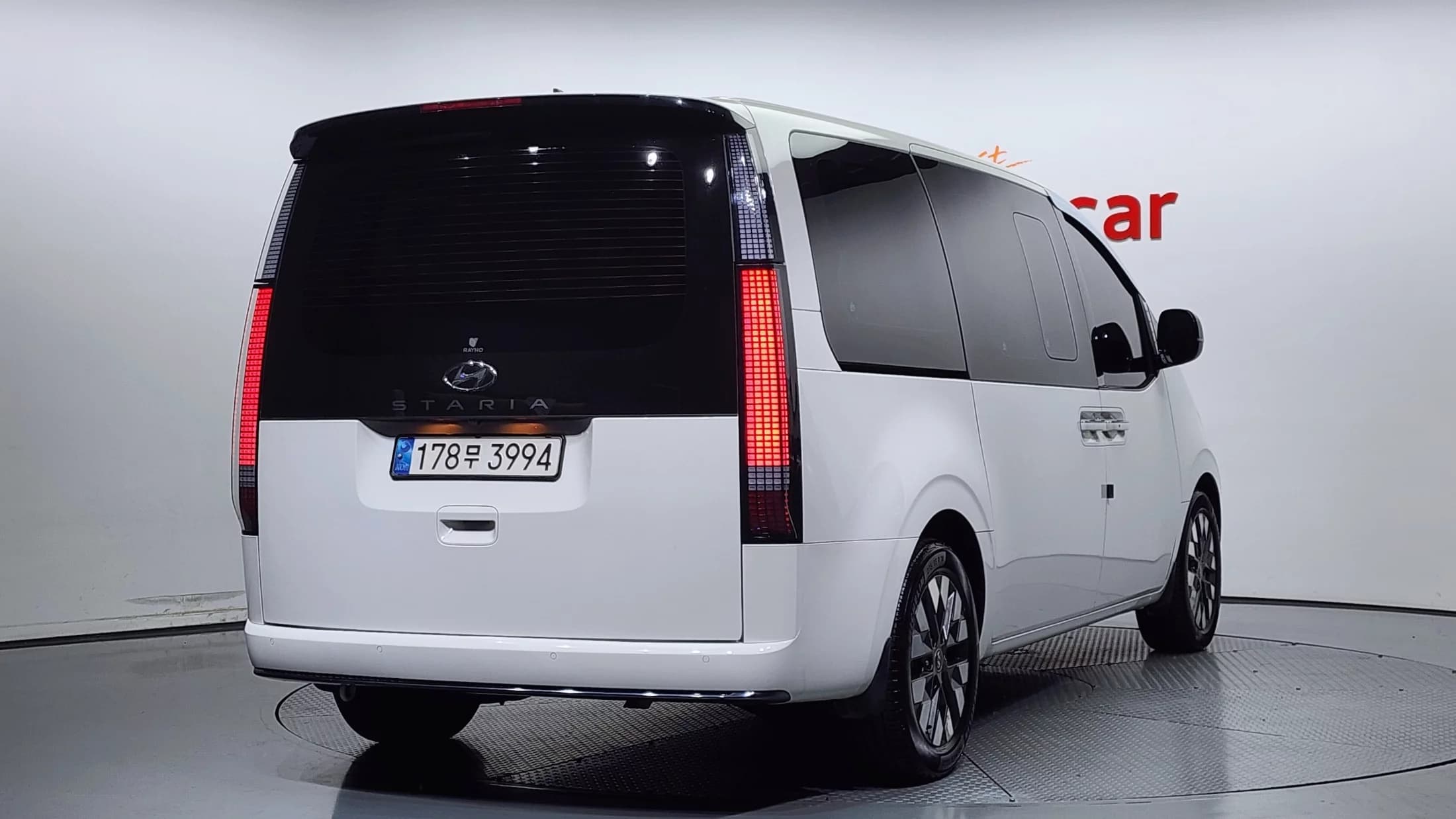 Hyundai Staria Lounge 9-Seater Prestige, 2023 г. 131113 км. — фото 2