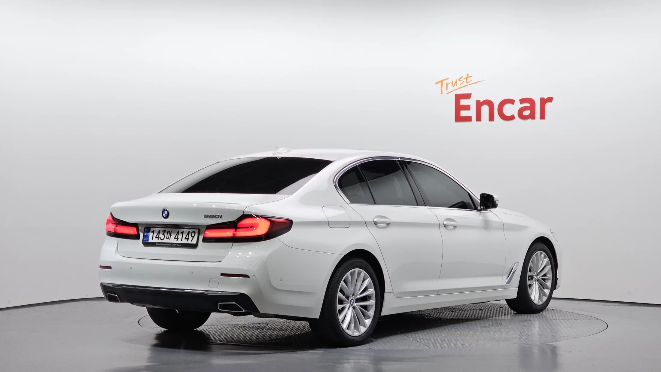 BMW 5-Series 520i Luxury, 2023 г. 17421 км. — фото 2