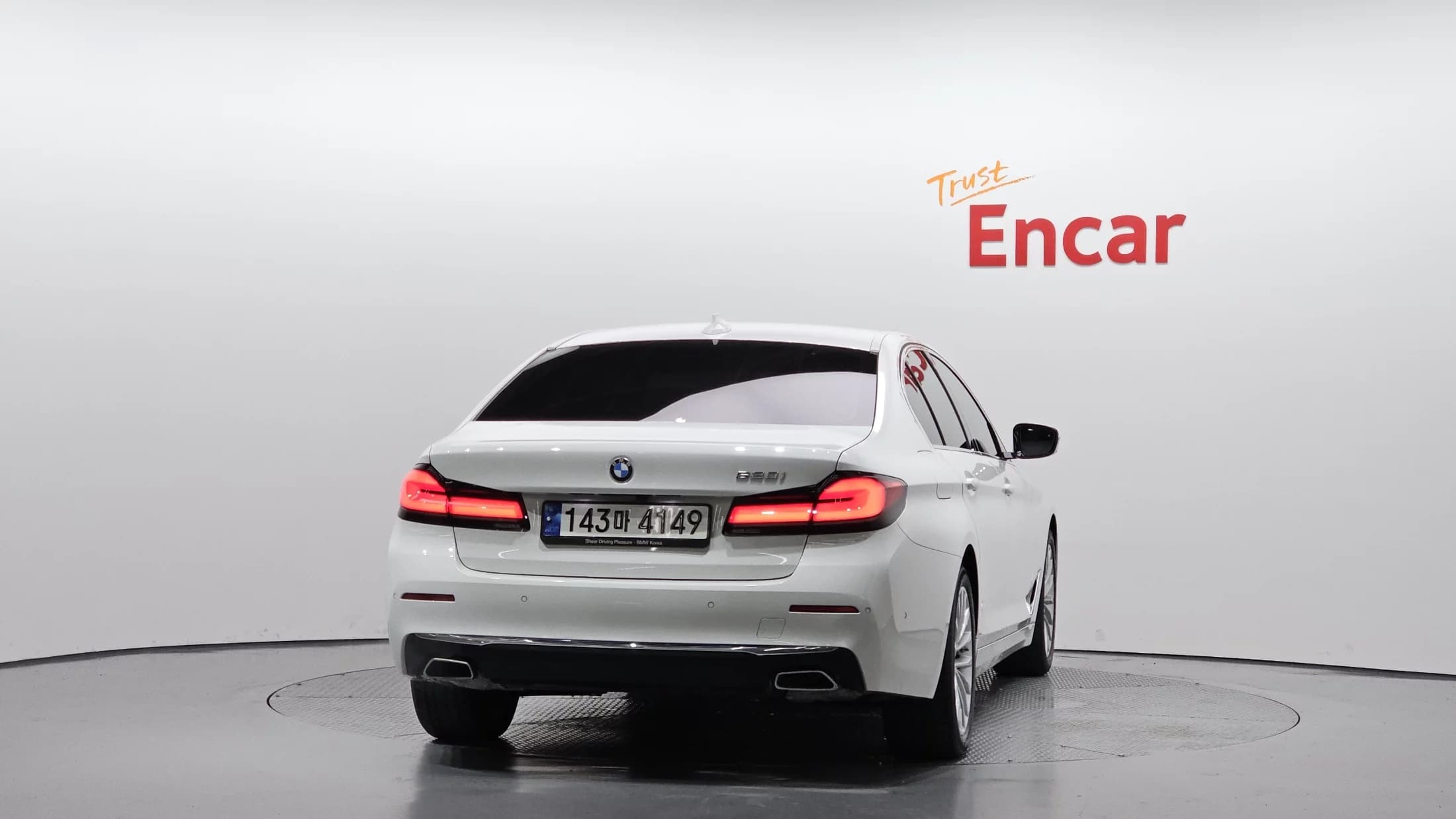 BMW 5-Series 520i Luxury, 2023 г. 17421 км. — фото 4