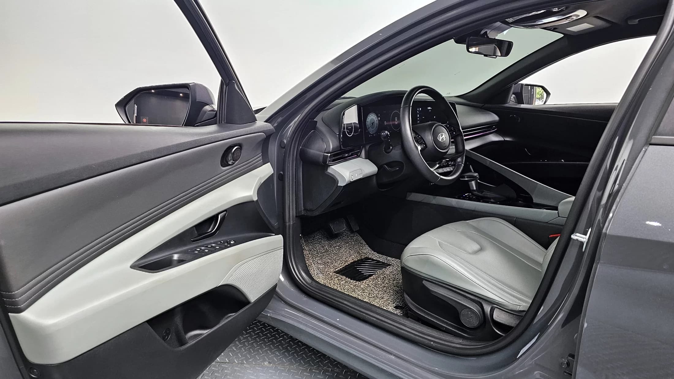 Hyundai AVANTE (Хендай Элантра) 1.6 LPi Modern, 2023 г. 55211 км. — фото 11