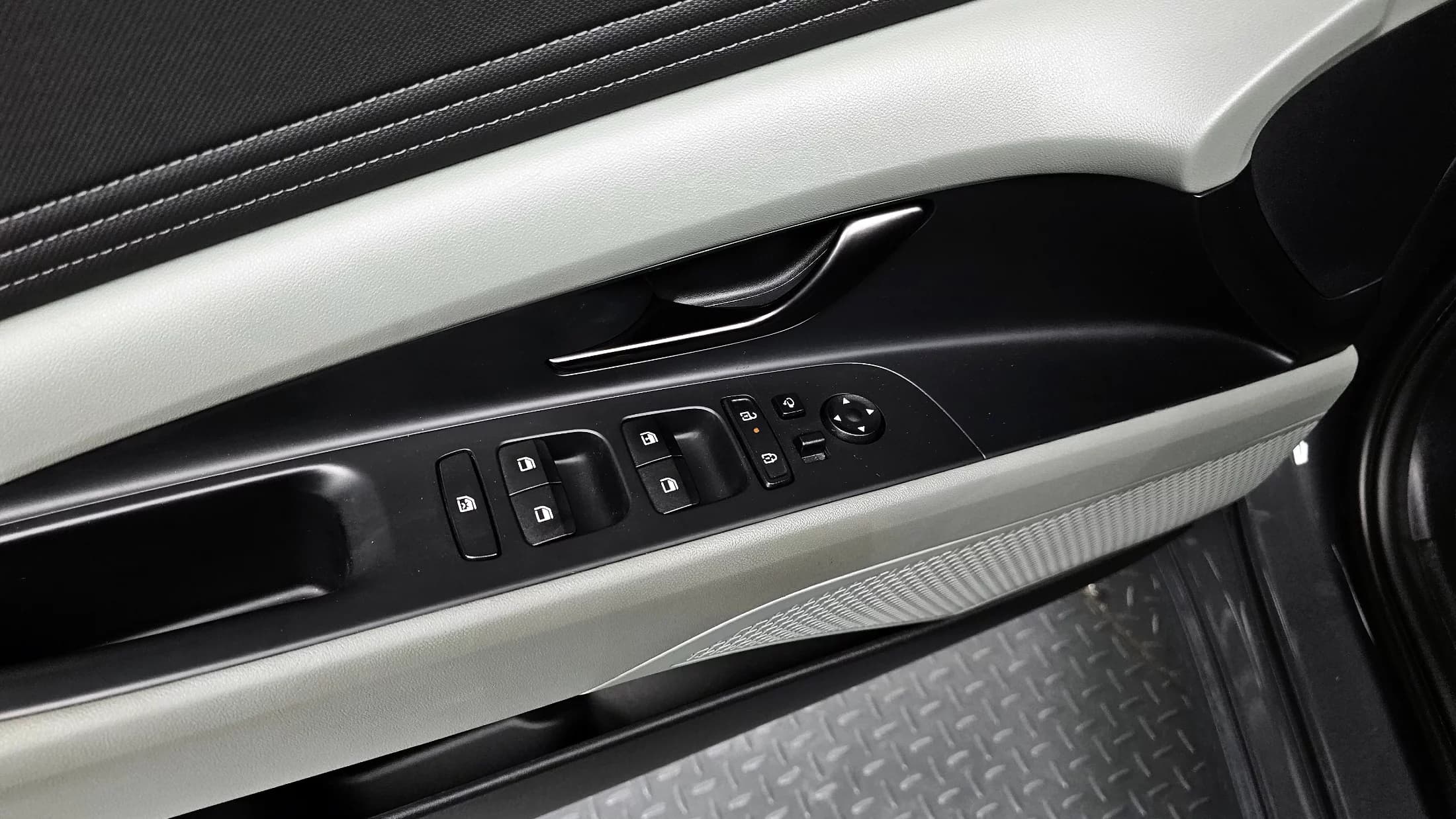 Hyundai AVANTE (Хендай Элантра) 1.6 LPi Modern, 2023 г. 55211 км. — фото 18