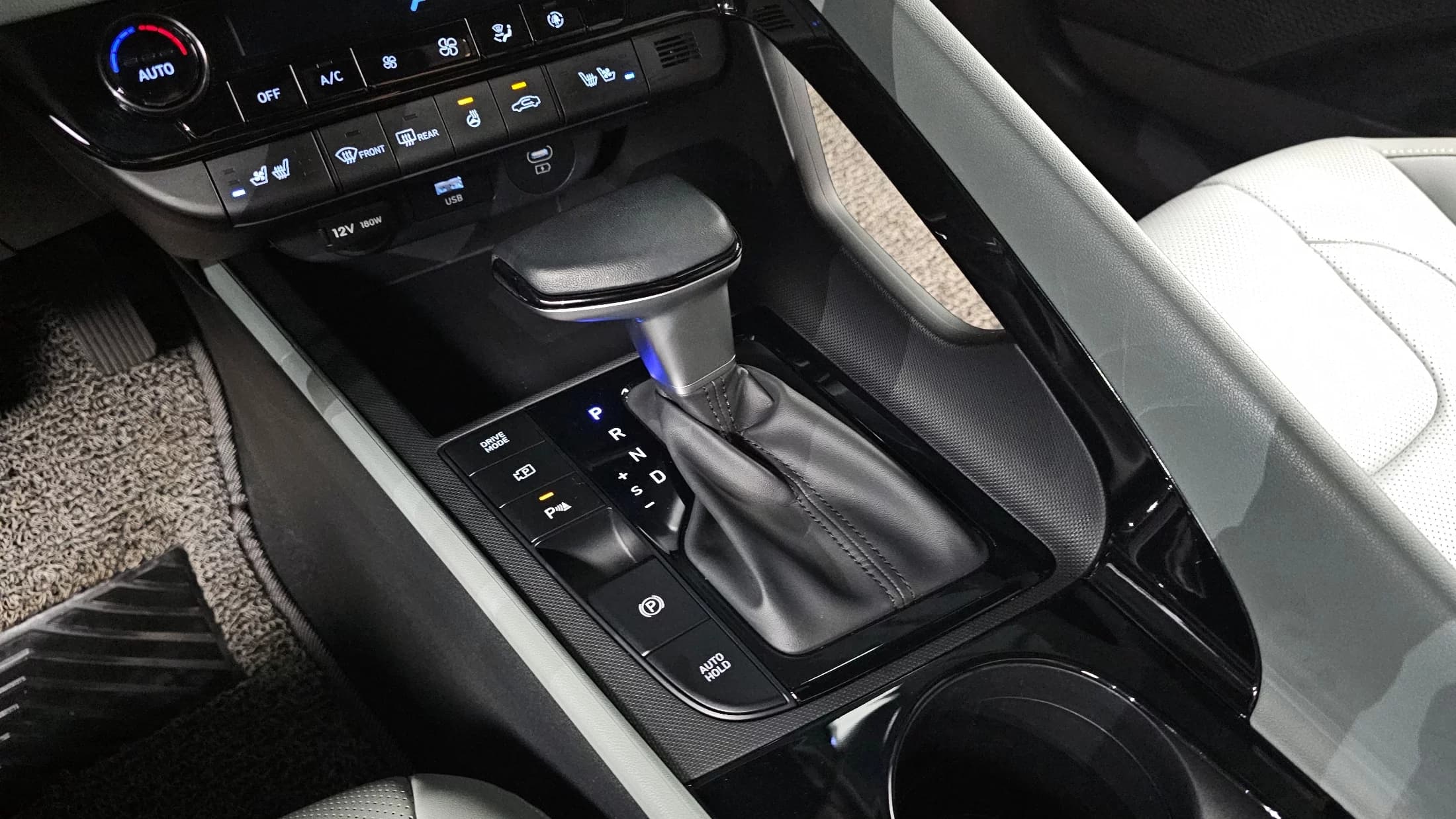 Hyundai AVANTE (Хендай Элантра) 1.6 LPi Modern, 2023 г. 55211 км. — фото 9