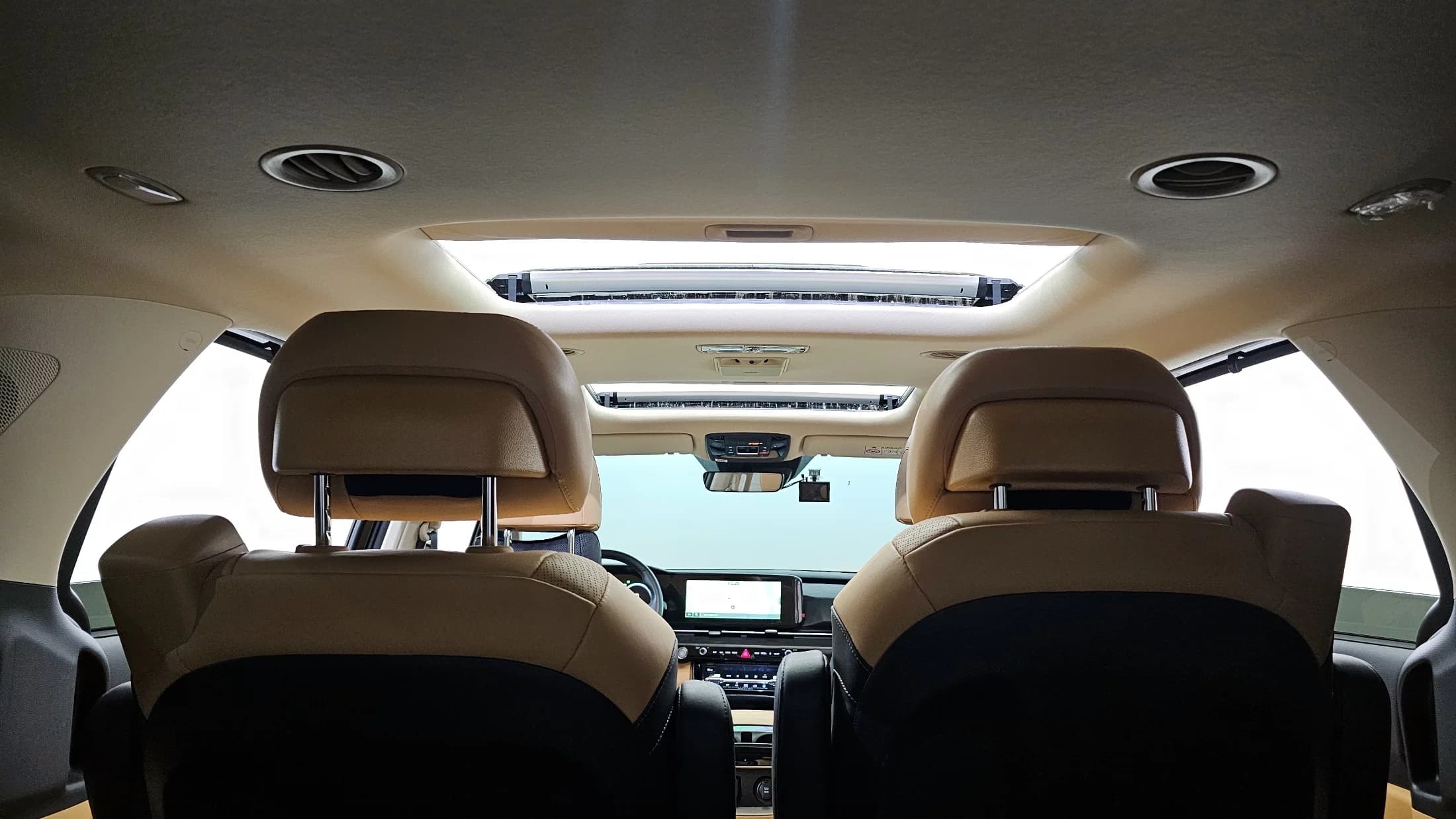 Kia Carnival 7-Seater Signature, 2023 г. 79803 км. — фото 20