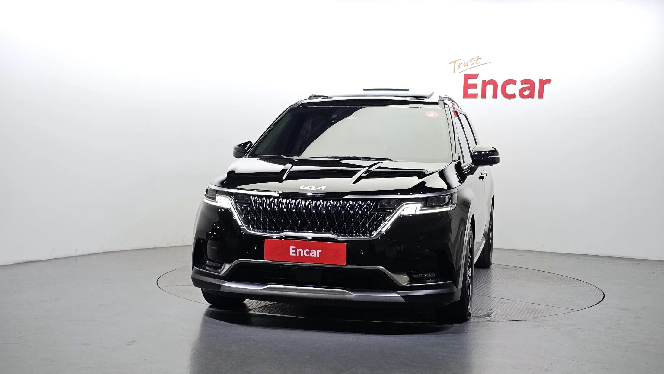 Kia Carnival 7-Seater Signature, 2023 г. 79803 км. — фото 3