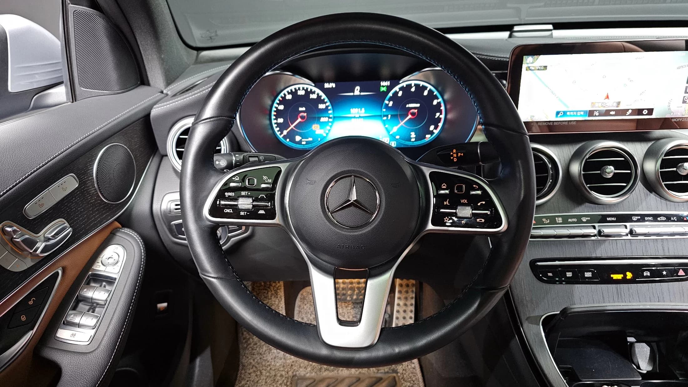 Mercedes-Benz GLC-Class GLC300 4MATIC, 2022 г. 34141 км. — фото 13