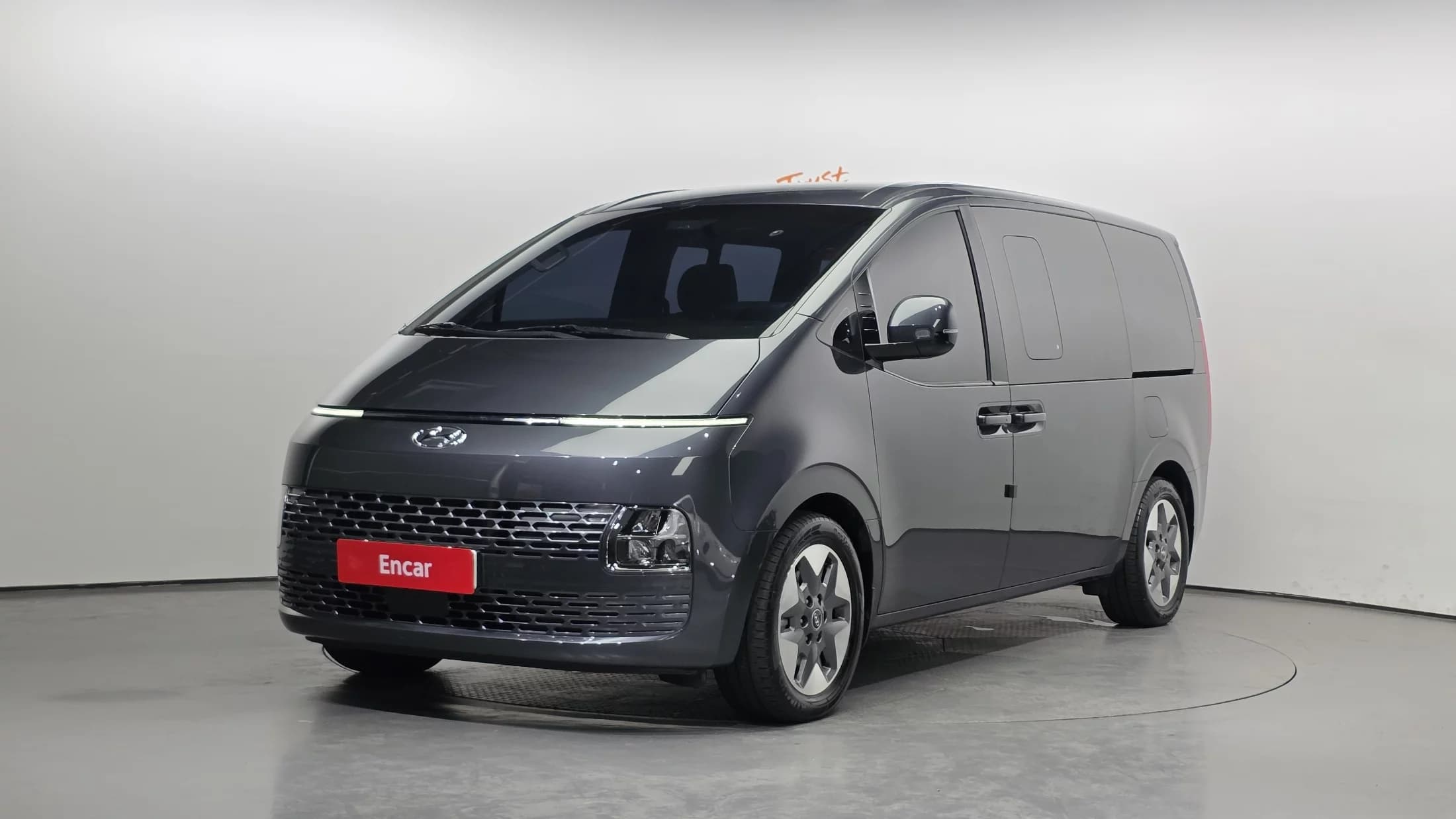 Hyundai Staria 4WD Tourer 11-Seater Modern, 2021 г. 45922 км.