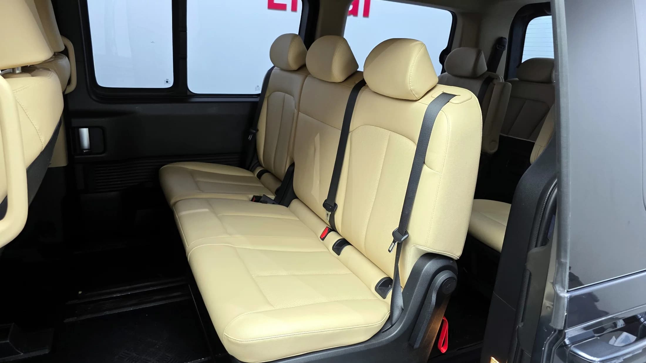 Hyundai Staria 4WD Tourer 11-Seater Modern, 2021 г. 45922 км. — фото 11