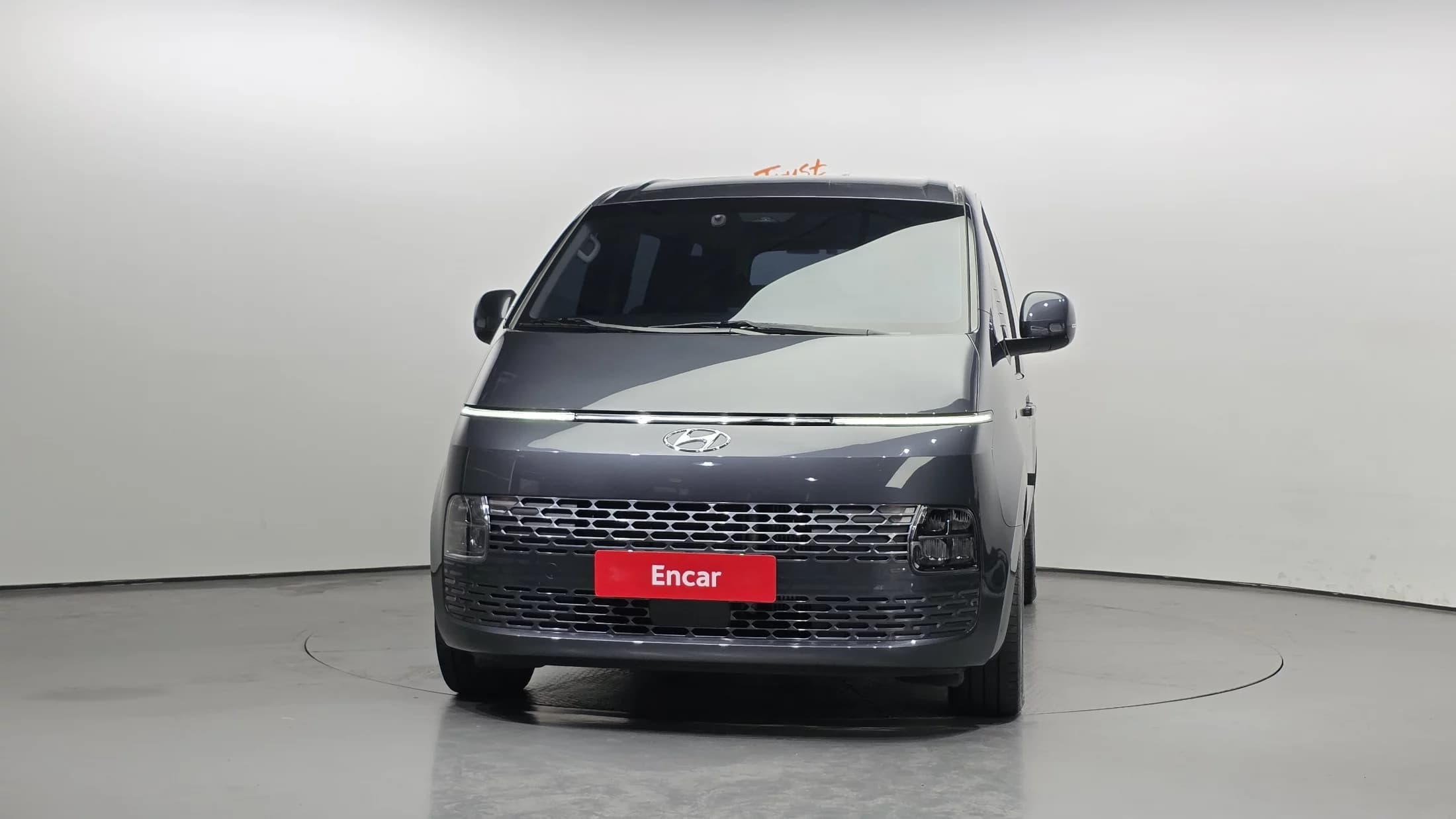 Hyundai Staria 4WD Tourer 11-Seater Modern, 2021 г. 45922 км. — фото 3