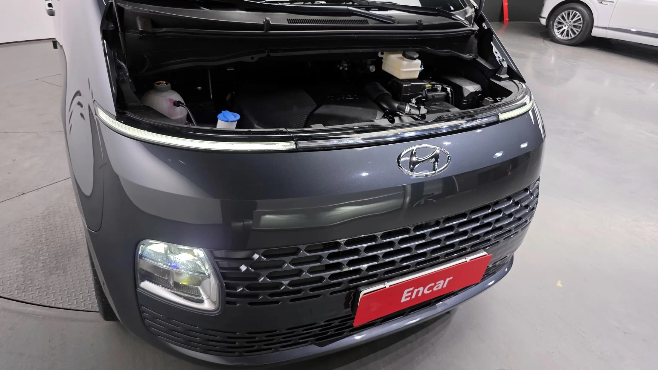 Hyundai Staria 4WD Tourer 11-Seater Modern, 2021 г. 45922 км. — фото 6