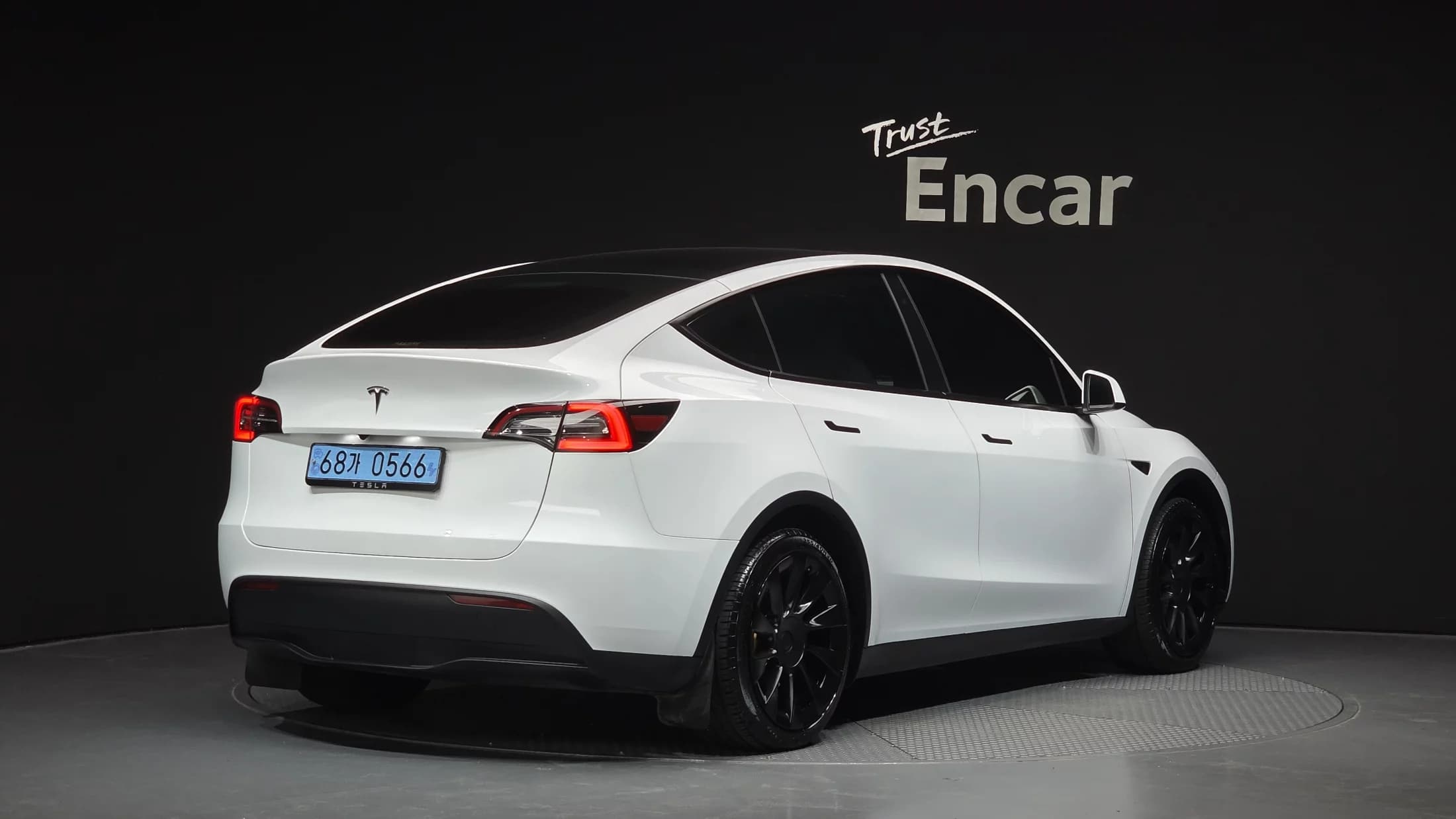 Tesla Model Y RWD, электромобиль, 2023 г. 14681 км. — фото 2