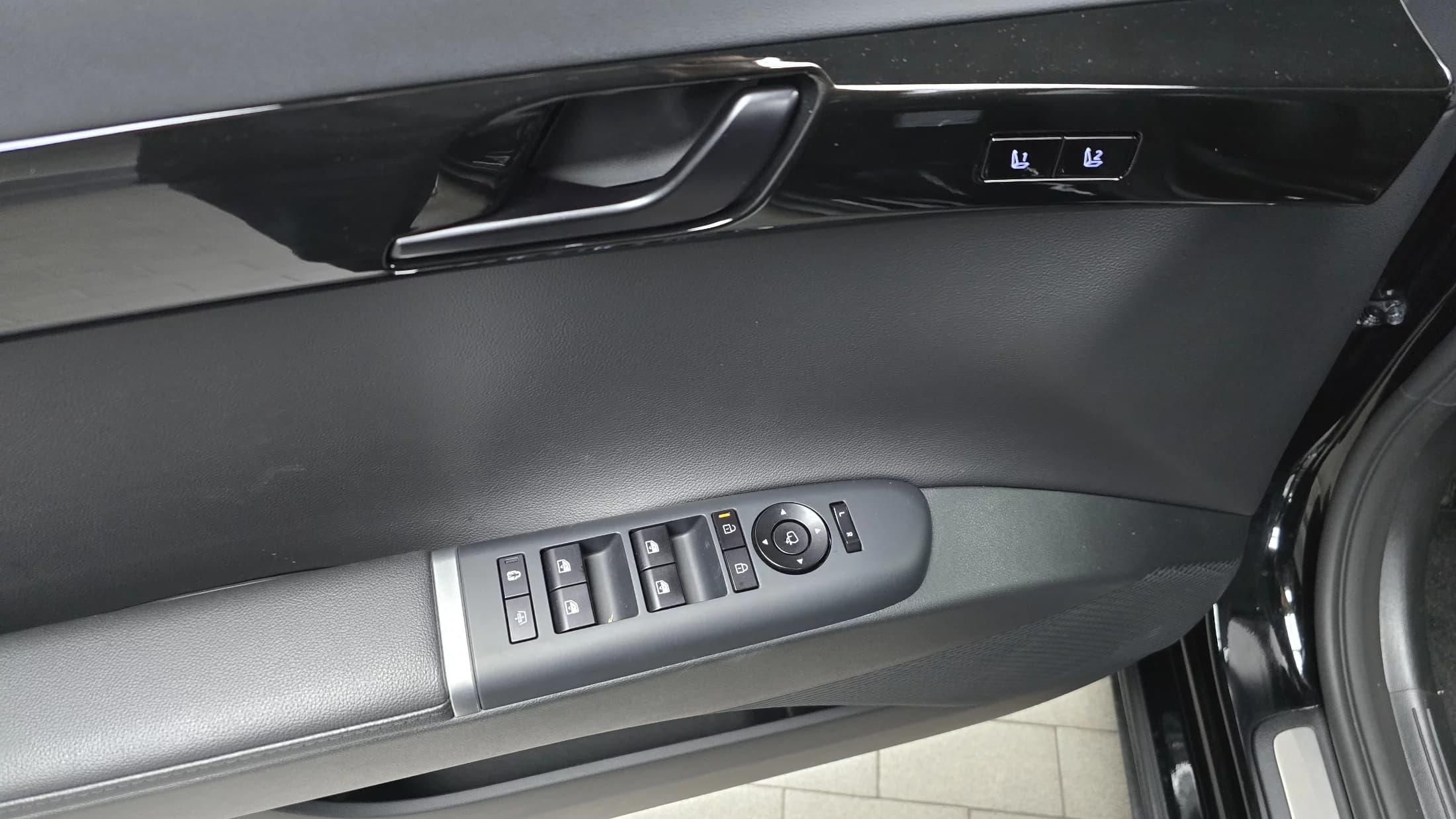 Hyundai Grandeur 3.5 Gasoline 2WD Exclusive, 2024 г. 16779 км. — фото 18