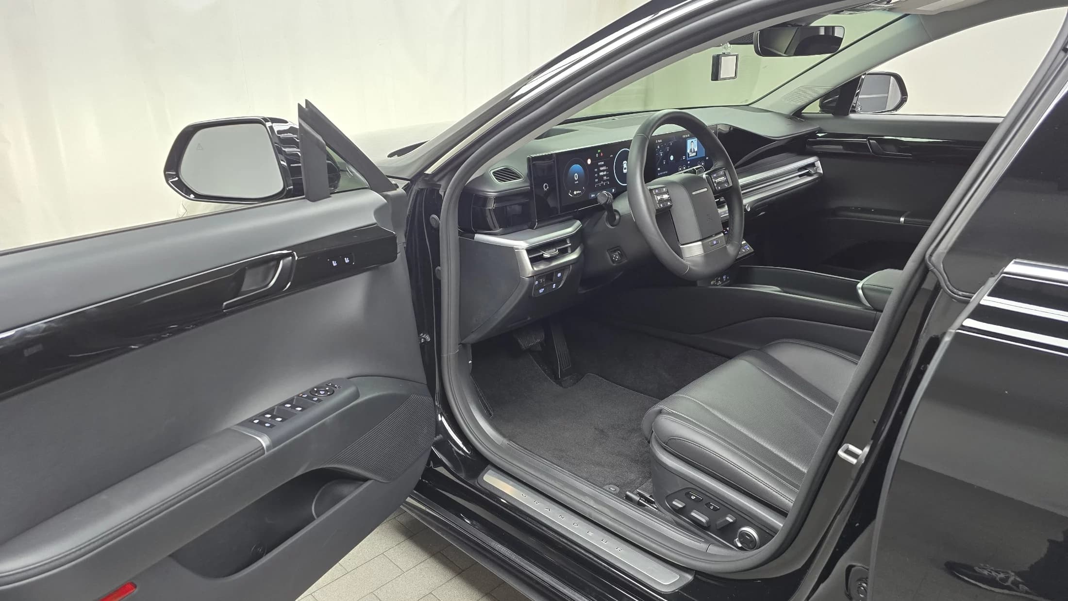 Hyundai Grandeur 3.5 Gasoline 2WD Exclusive, 2024 г. 16779 км. — фото 10