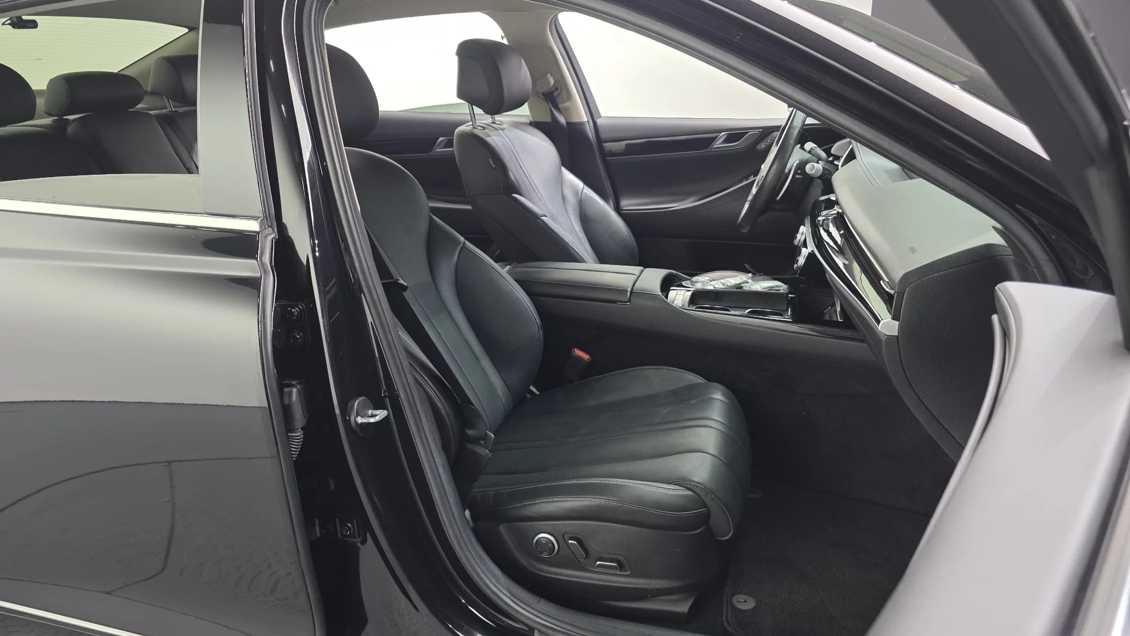 Genesis G80 Gasoline 2.5 Turbo AWD, 2021 г. 86772 км. — фото 12