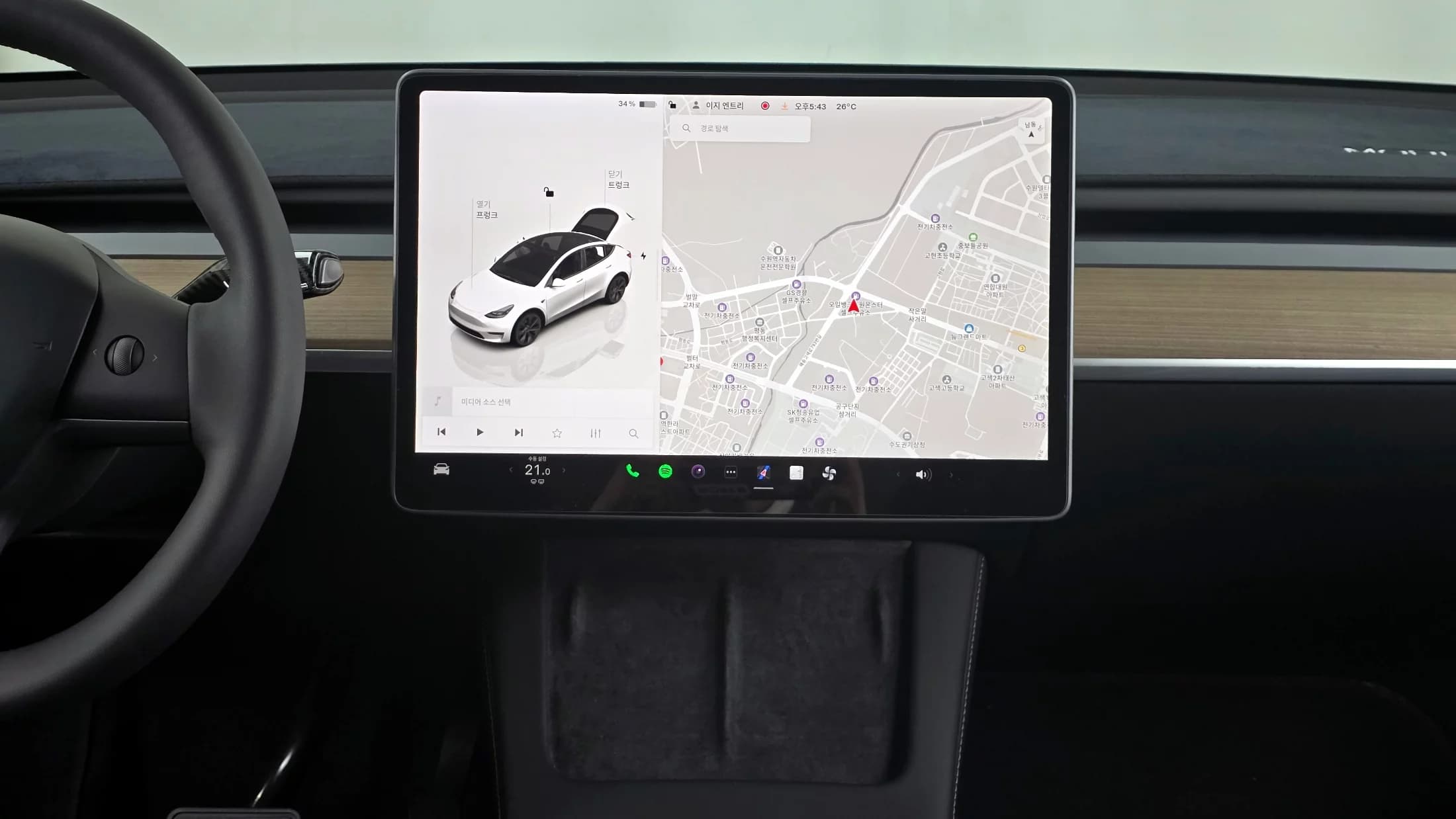 Tesla Model Y Long Range, электромобиль, 2024 г. 38625 км. — фото 14