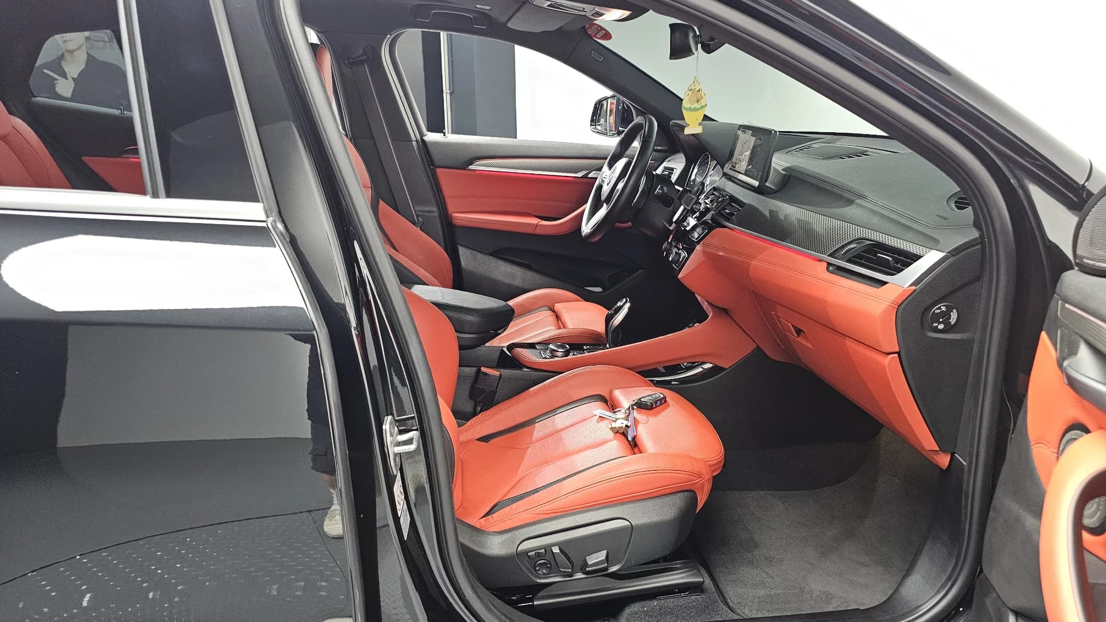 BMW X2 xDrive M35i, 2023 г. 24636 км. — фото 11