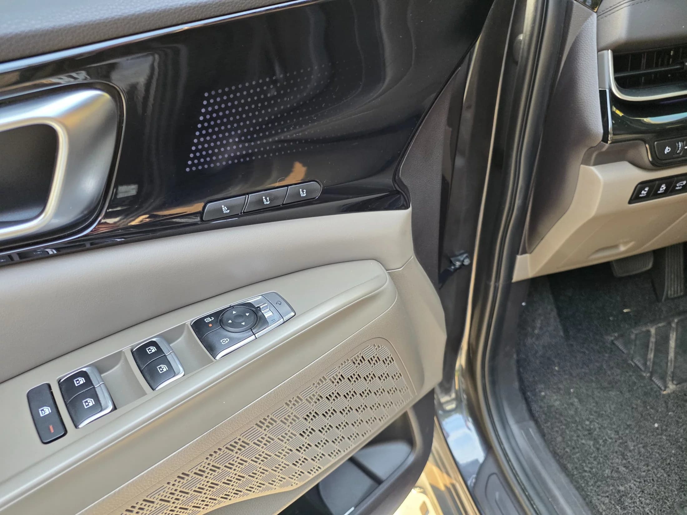 Kia Carnival 9-Seater Signature, 2024 г. 52642 км. — фото 16