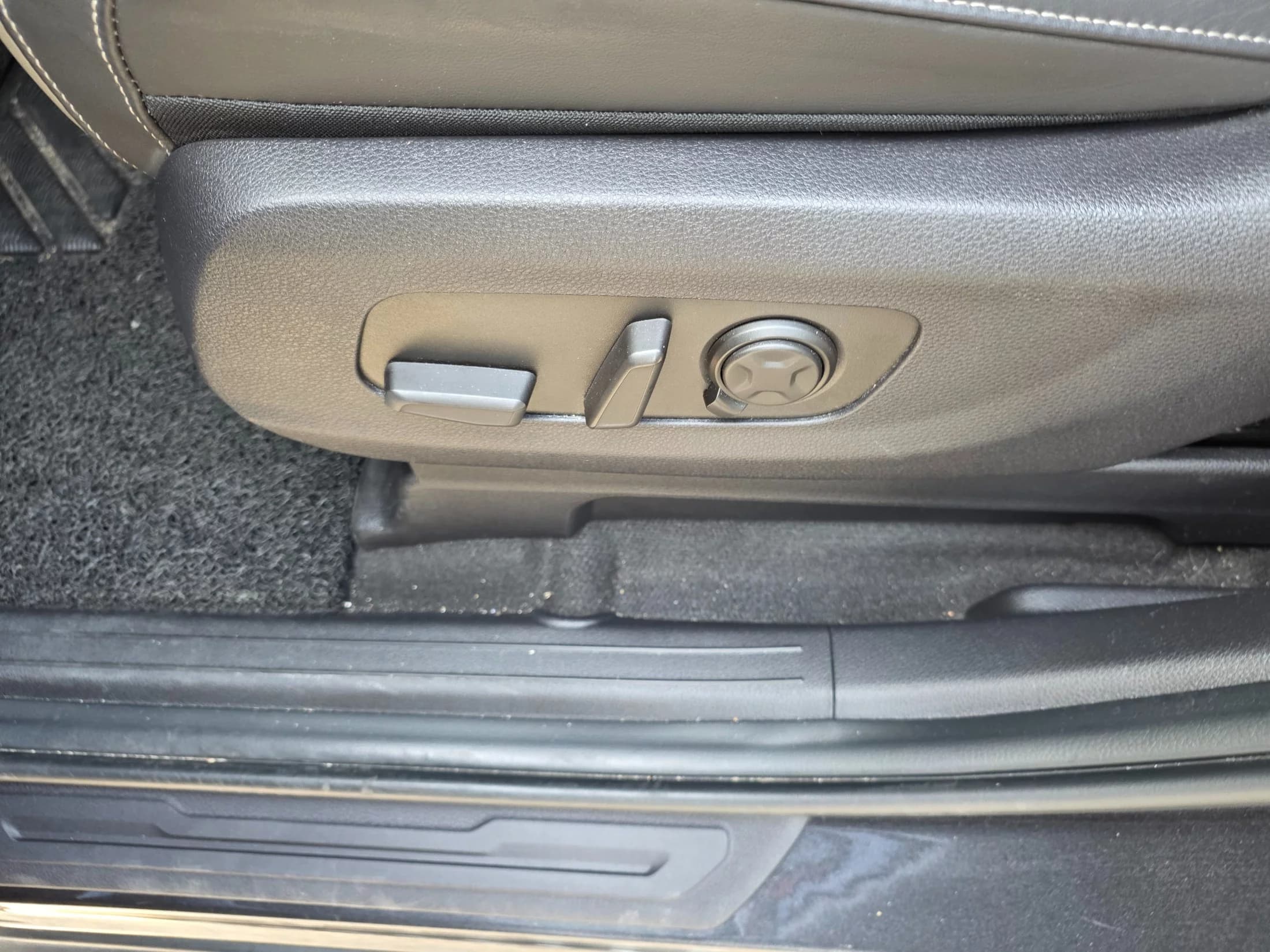 Kia Carnival 9-Seater Signature, 2024 г. 52642 км. — фото 17