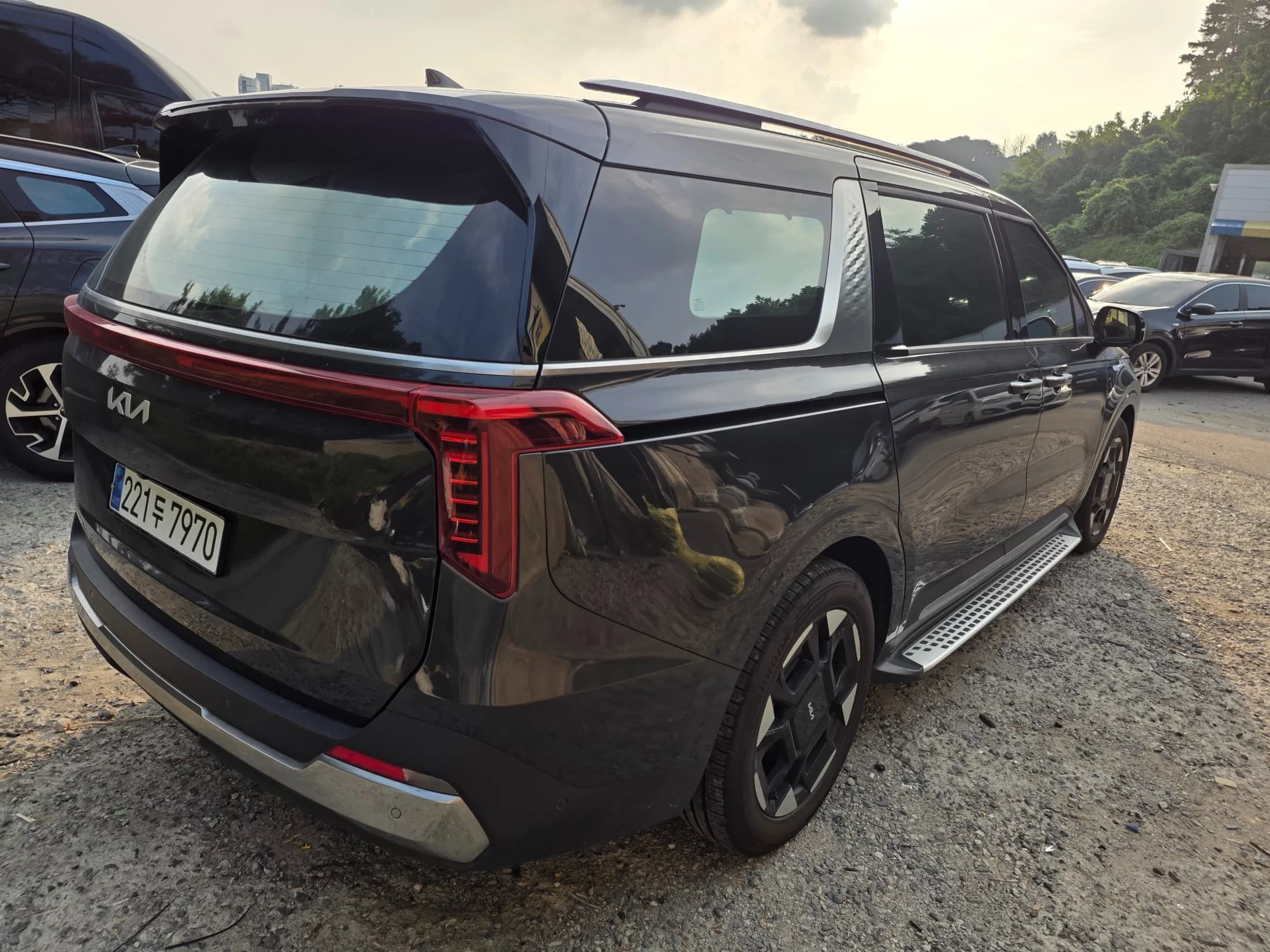 Kia Carnival 9-Seater Signature, 2024 г. 52642 км. — фото 5