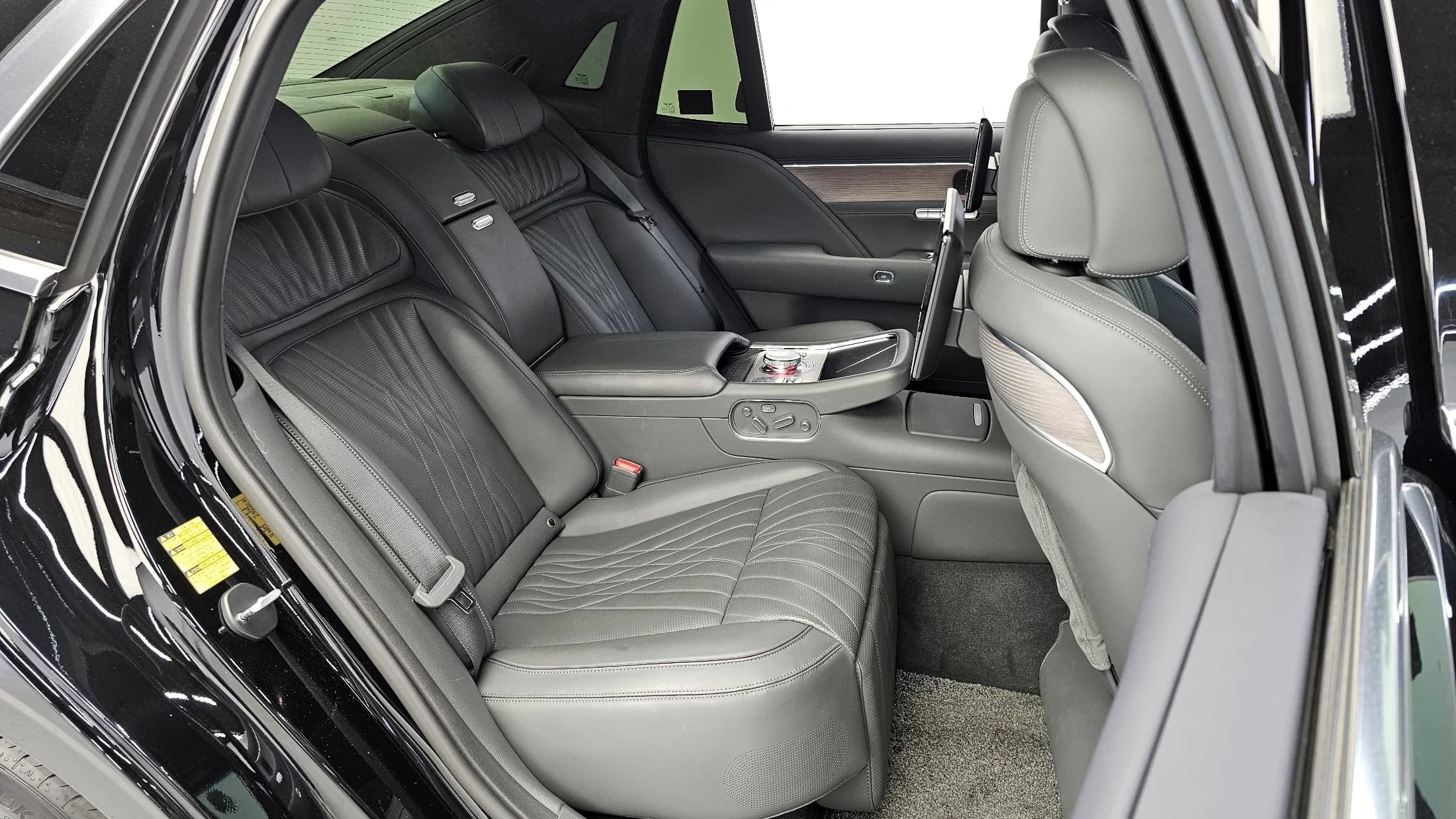 Genesis G90 Gasoline 3.5 Turbo AWD, 2022 г. 98009 км. — фото 12