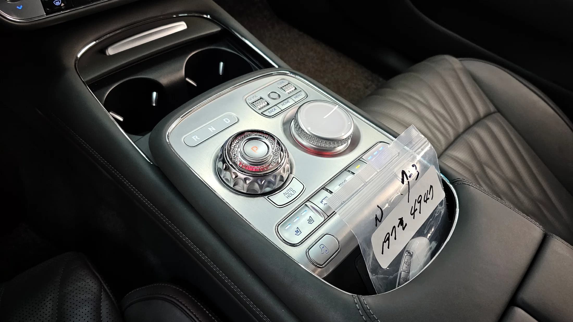 Genesis G90 Gasoline 3.5 Turbo AWD, 2022 г. 98009 км. — фото 9