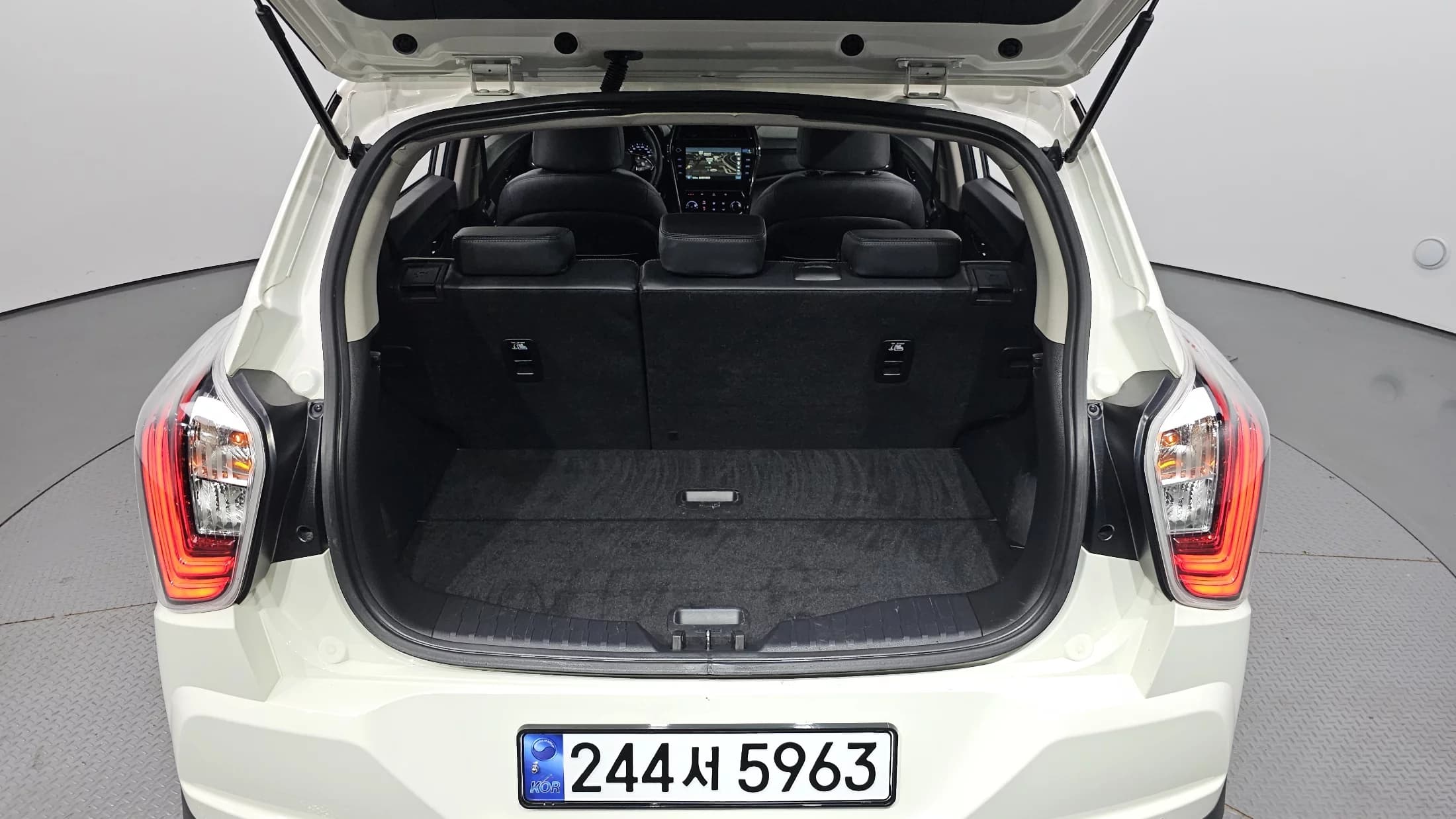 SsangYong TIBOLI Gasoline 1.5 2WD V3, 2022 г. 43967 км. — фото 20